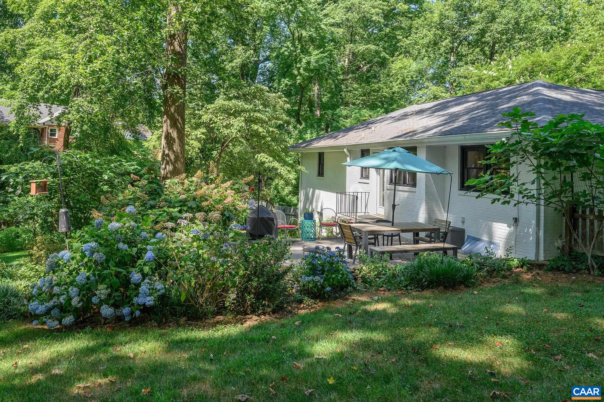 1610 YORKTOWN DR