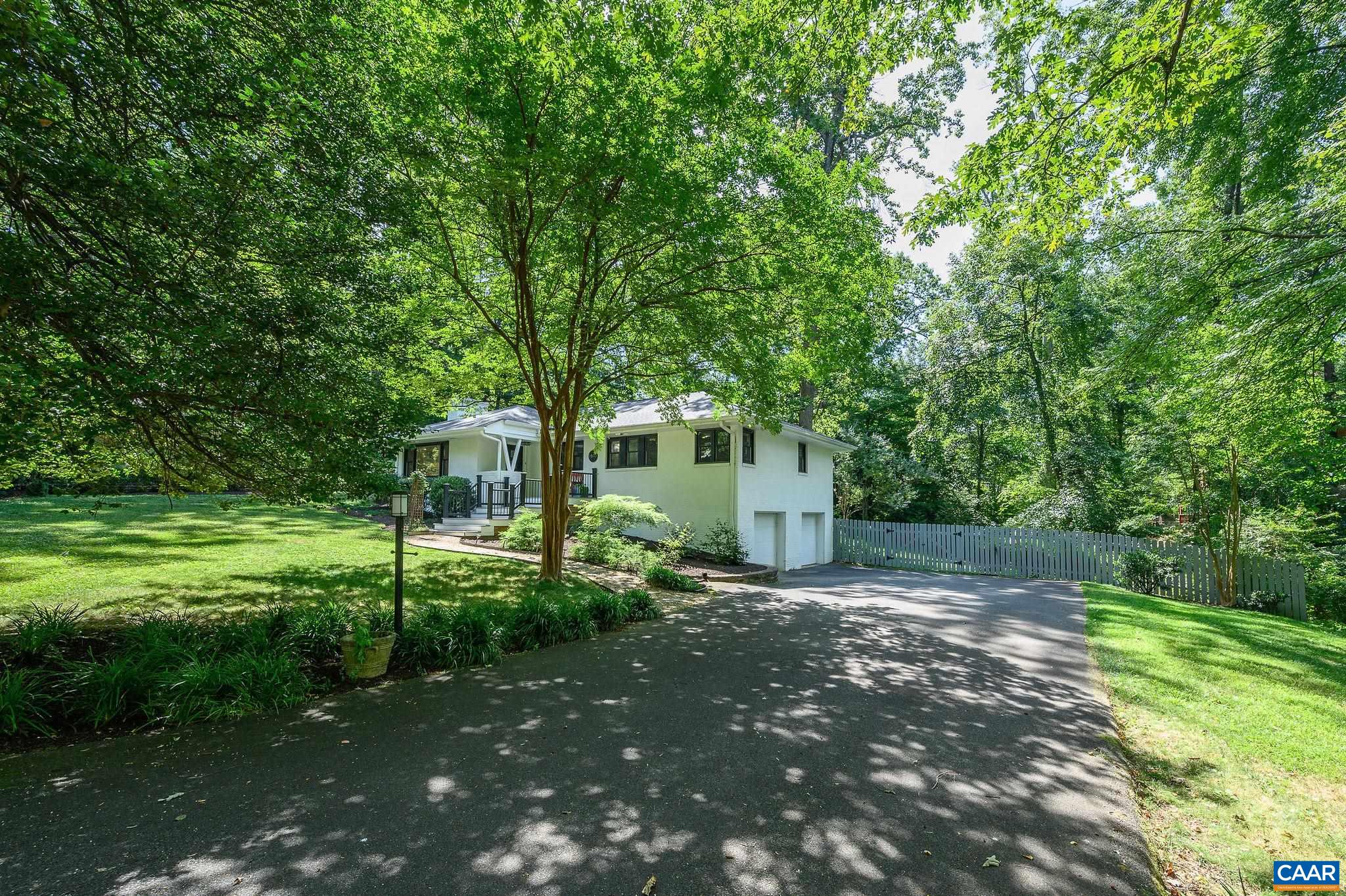 1610 YORKTOWN DR