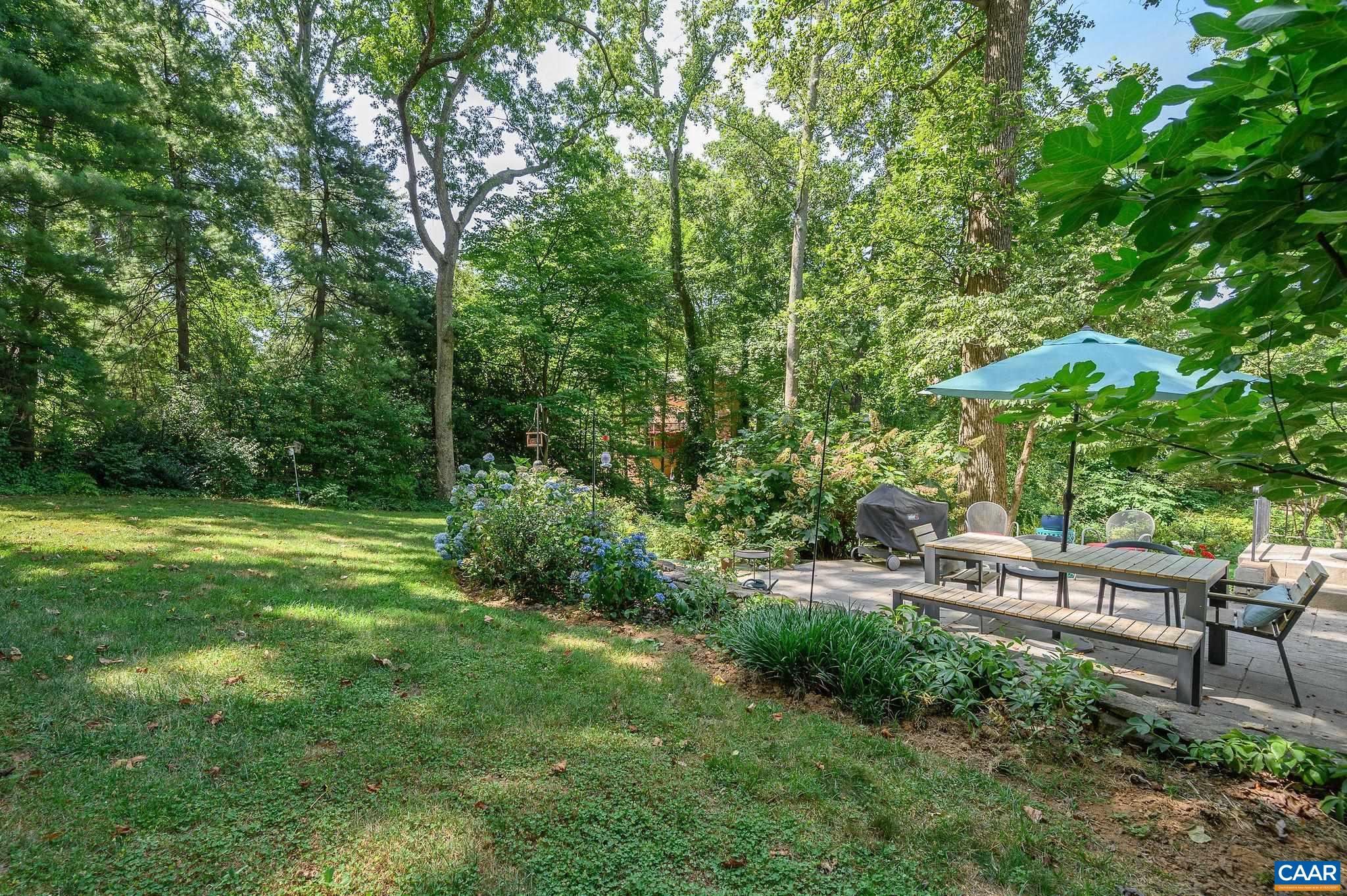 1610 YORKTOWN DR