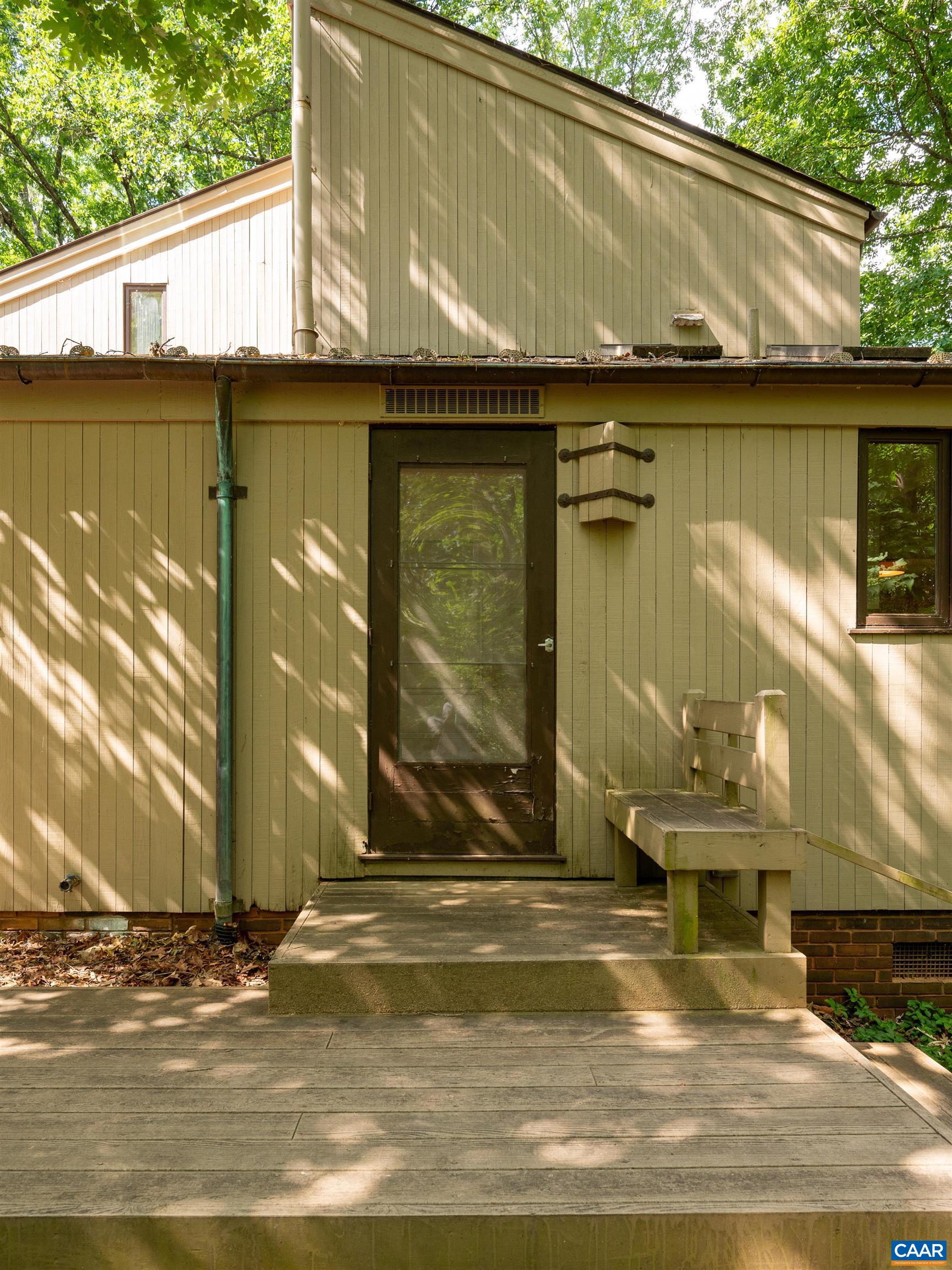 1220 BUCK MOUNTAIN RD