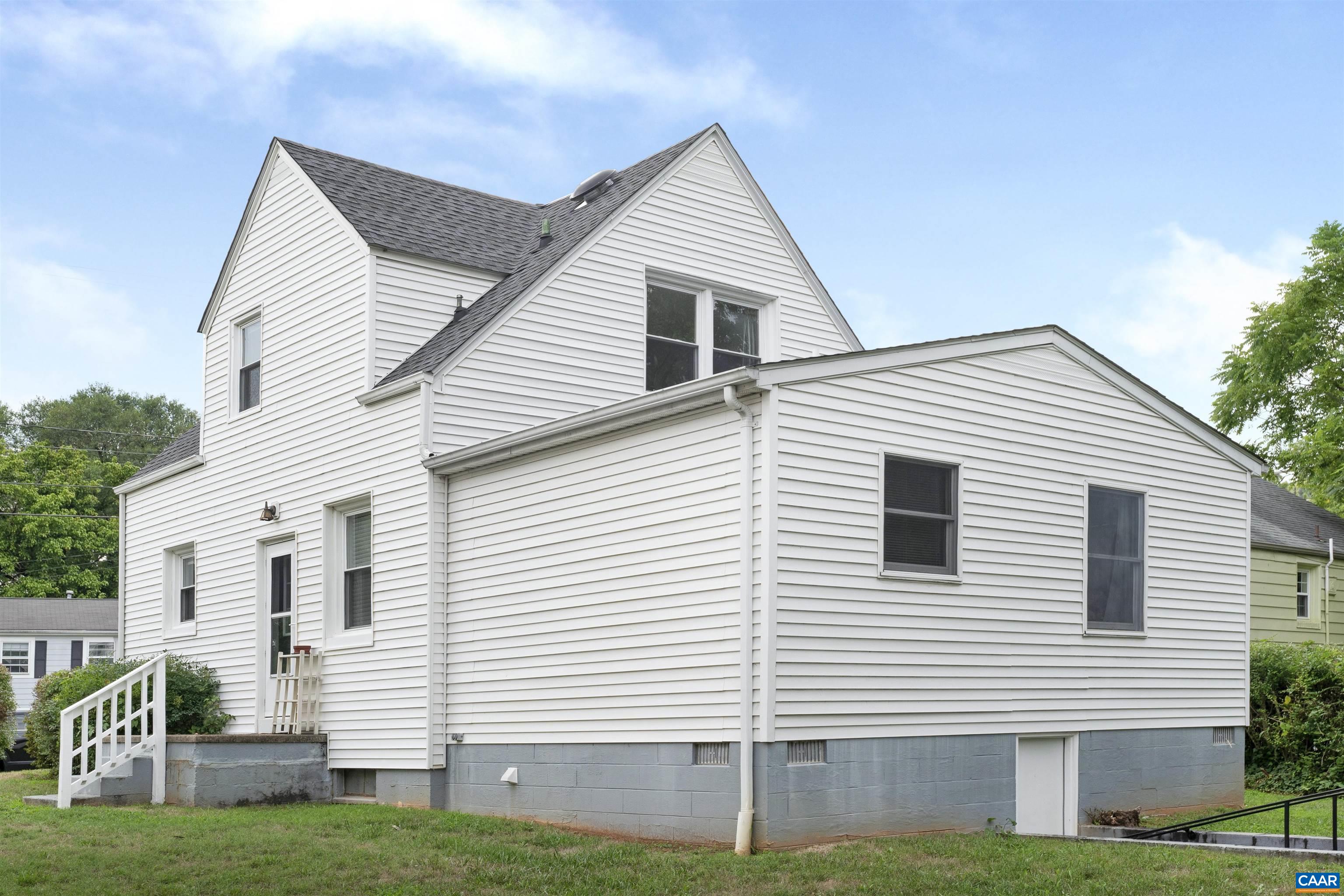 118 SUMMIT ST