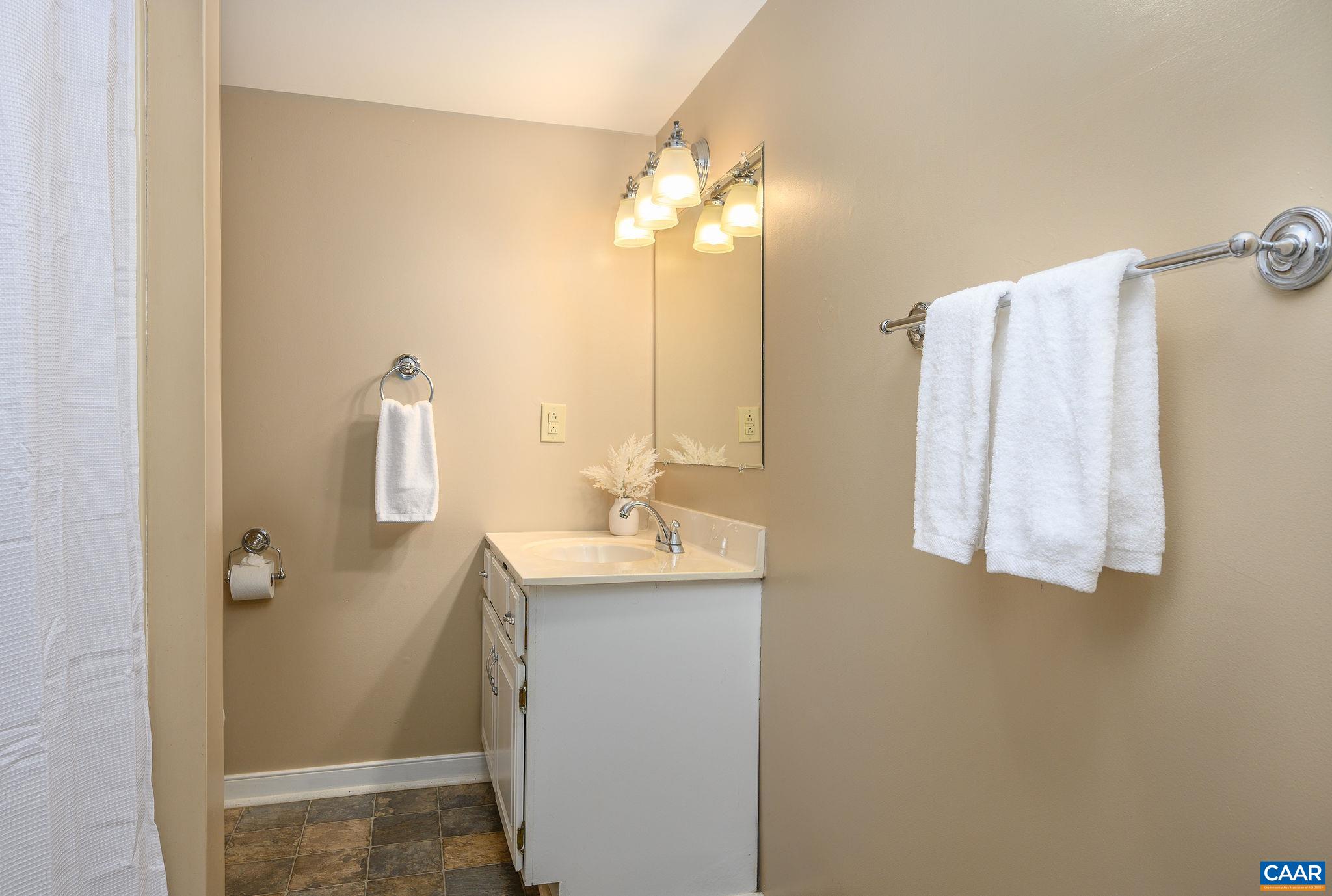 4994 Stony Point Pass