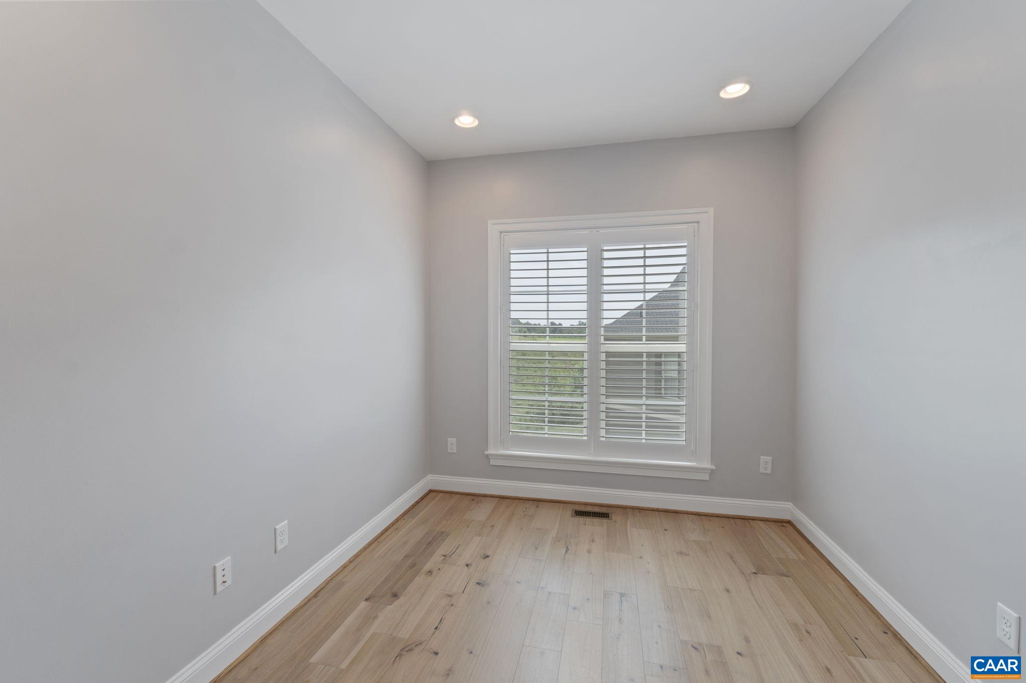 425 Fenton Ct