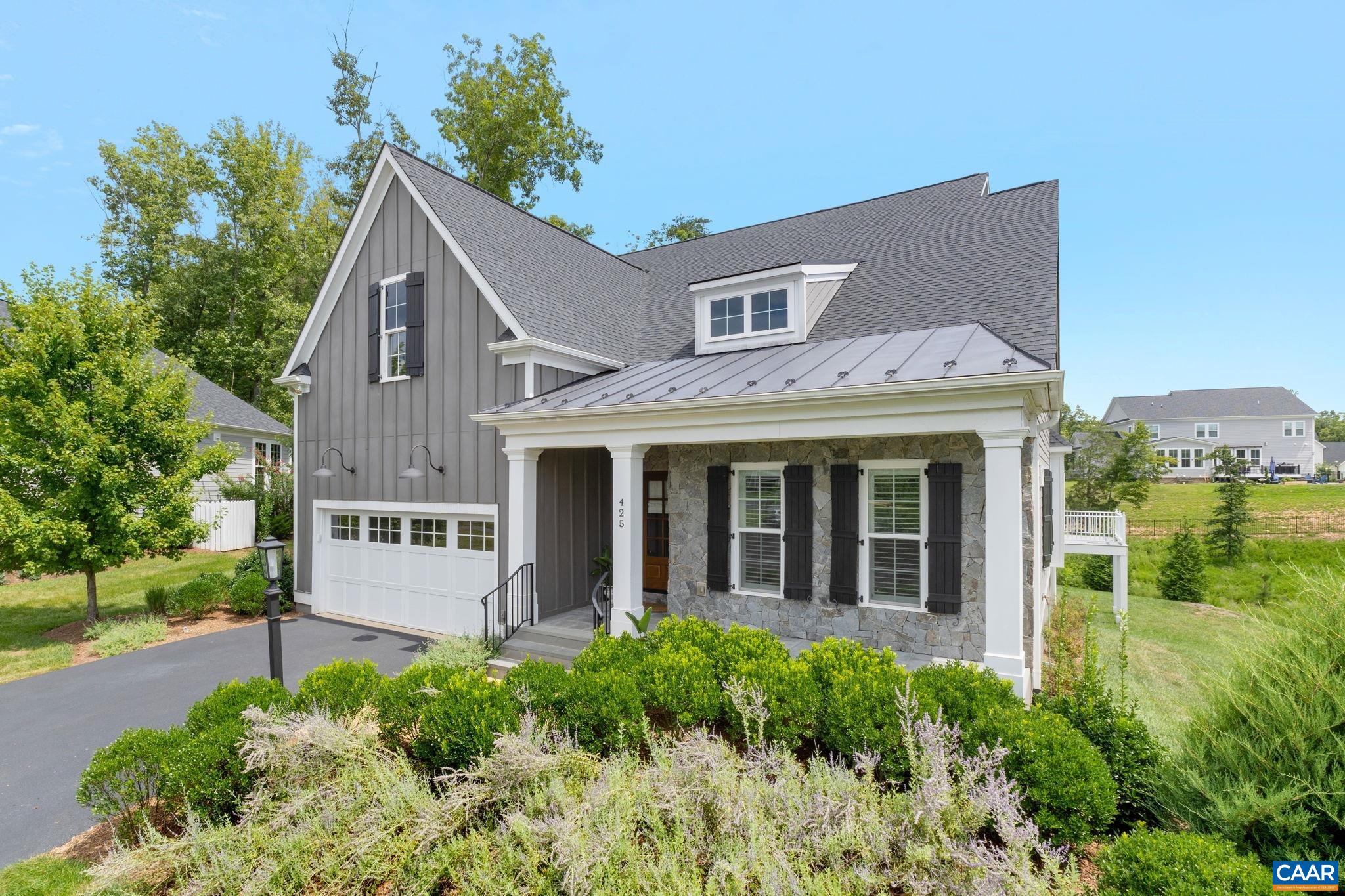 425 Fenton Ct