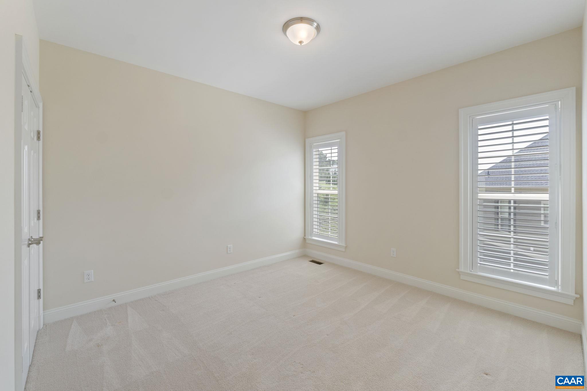 425 Fenton Ct