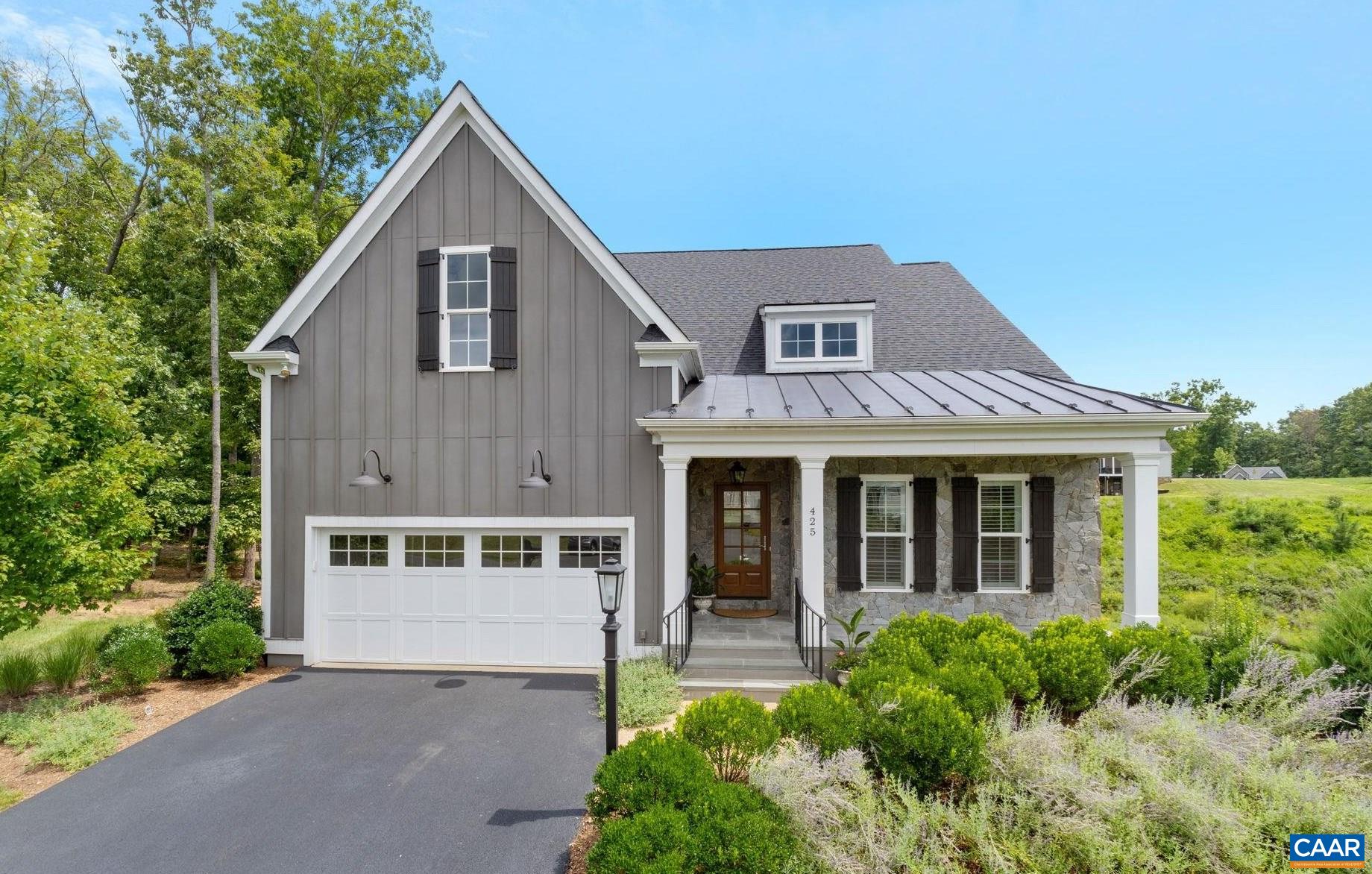 425 Fenton Ct