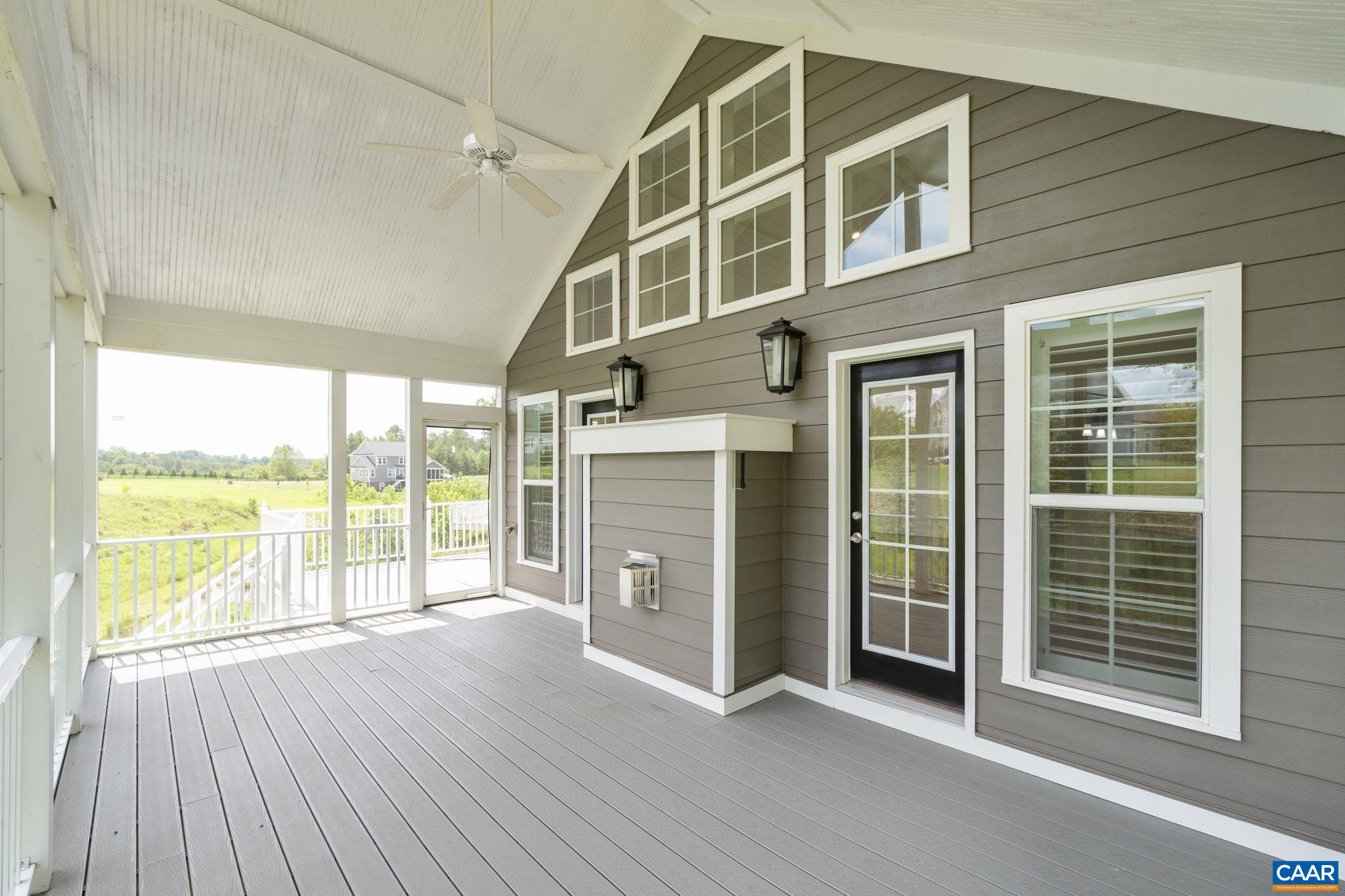 425 Fenton Ct
