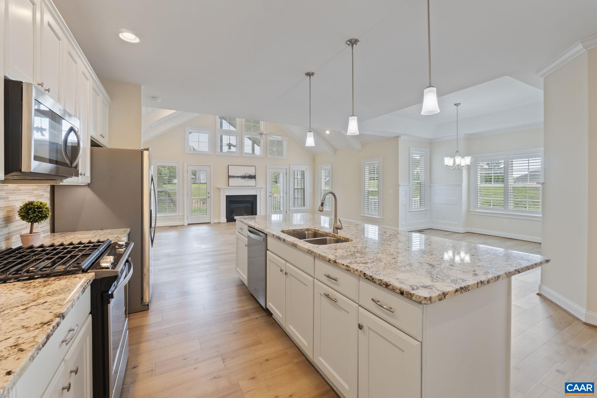 425 Fenton Ct