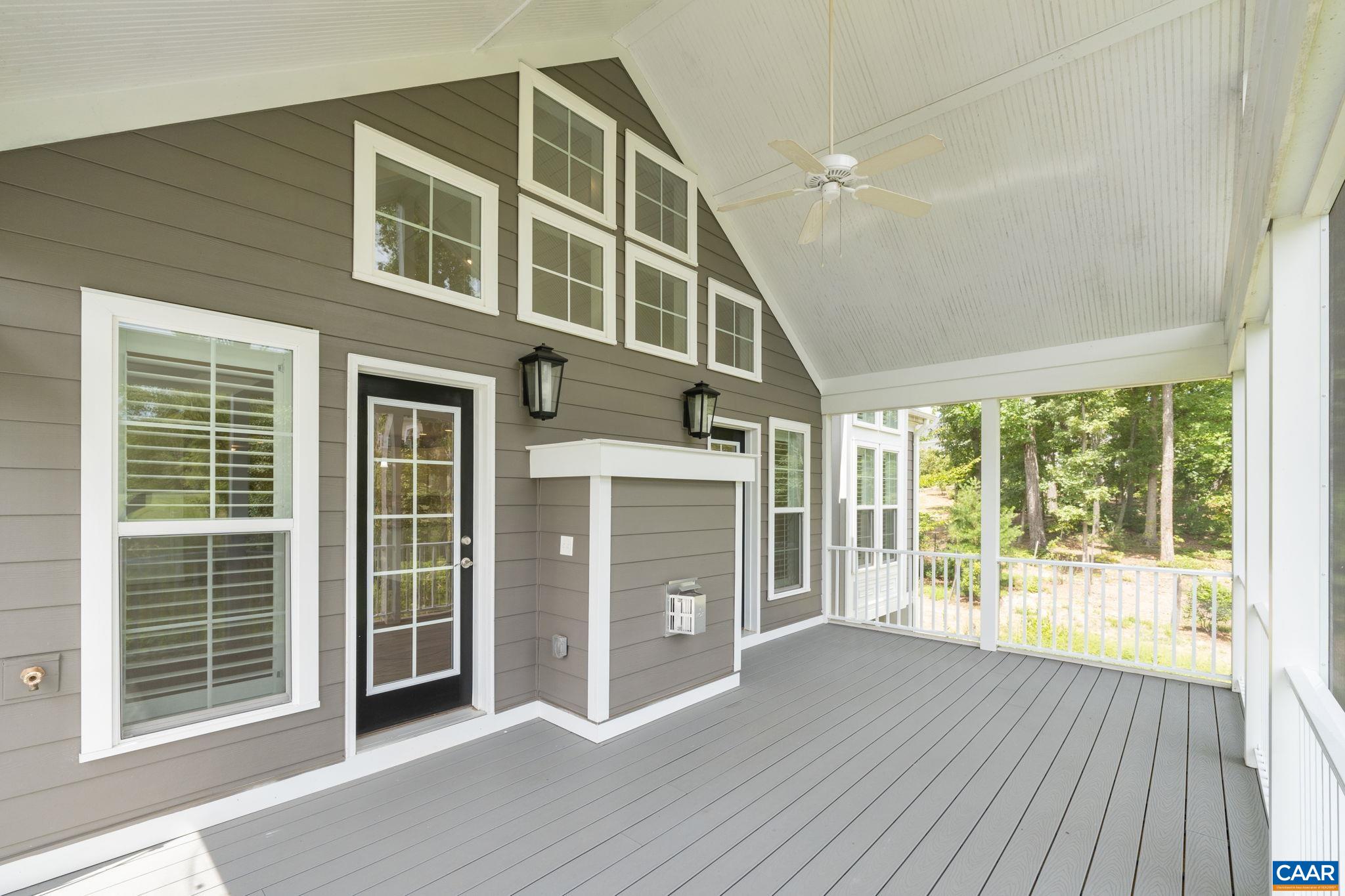 425 Fenton Ct