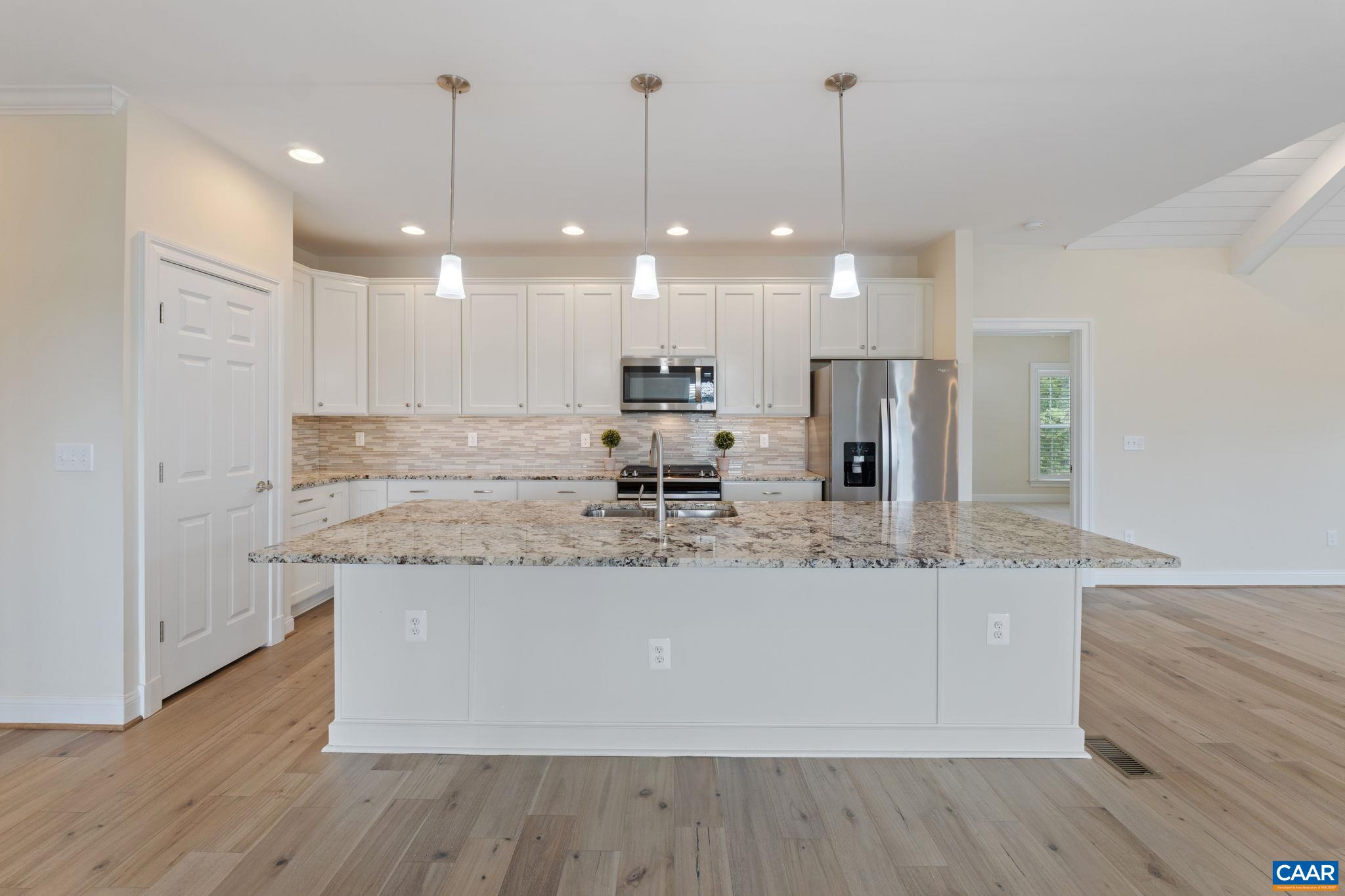 425 Fenton Ct