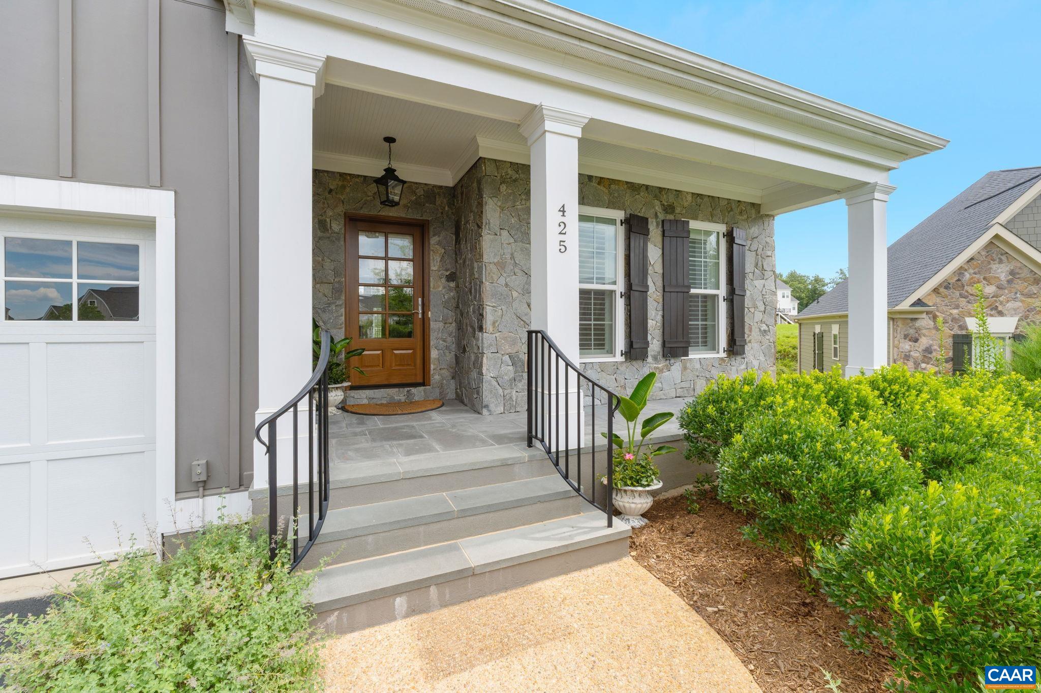 425 Fenton Ct