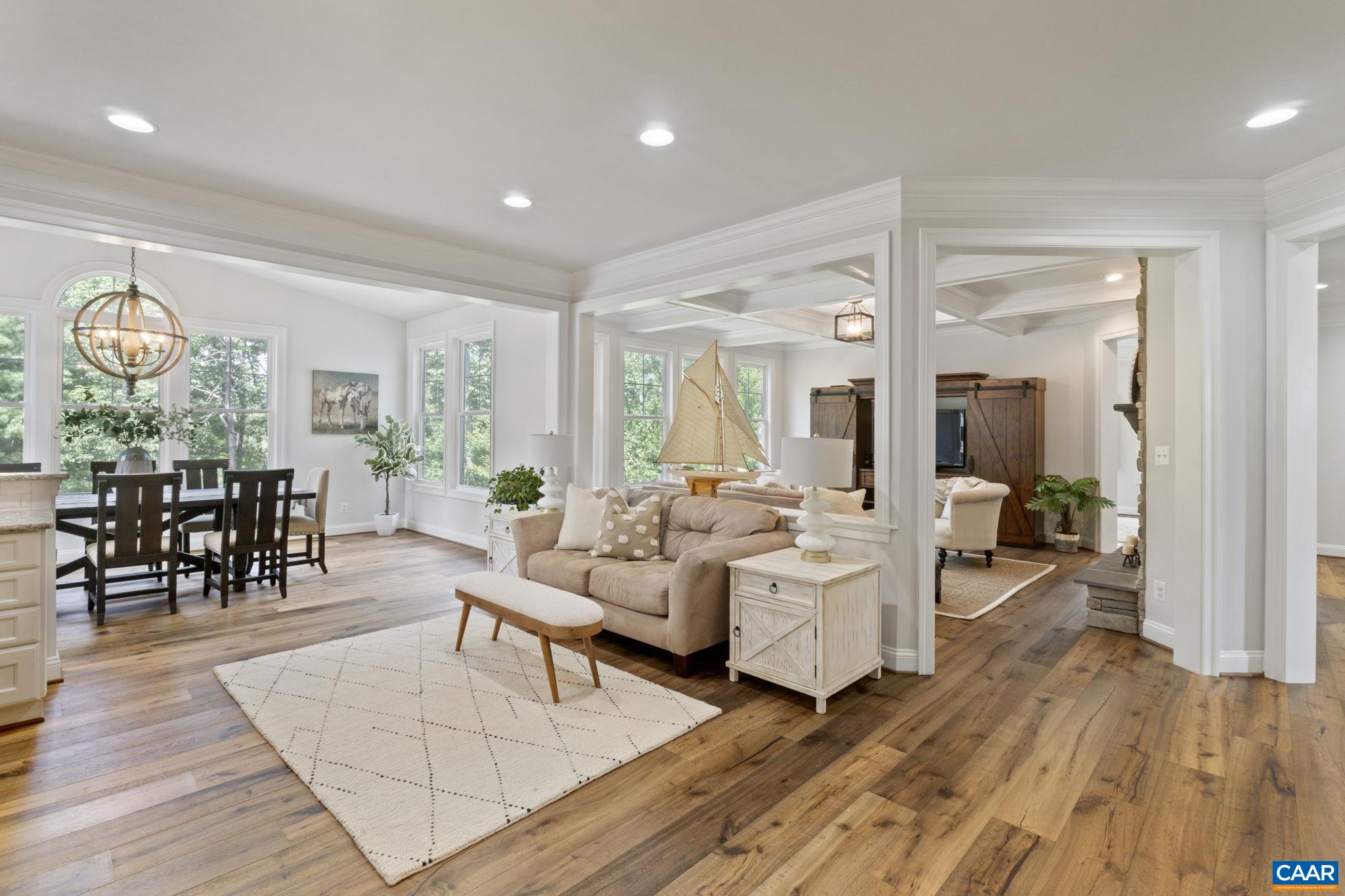 2206 Waterside Wy