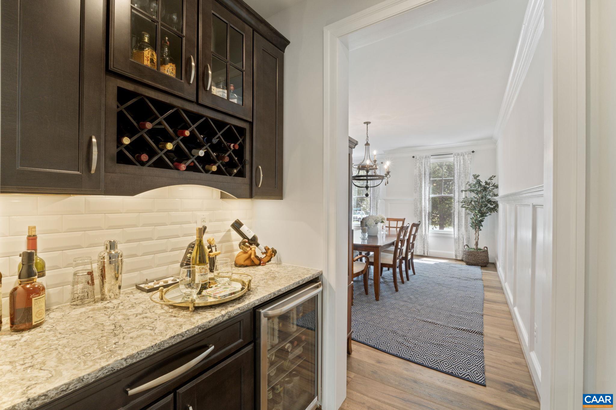 2206 Waterside Wy