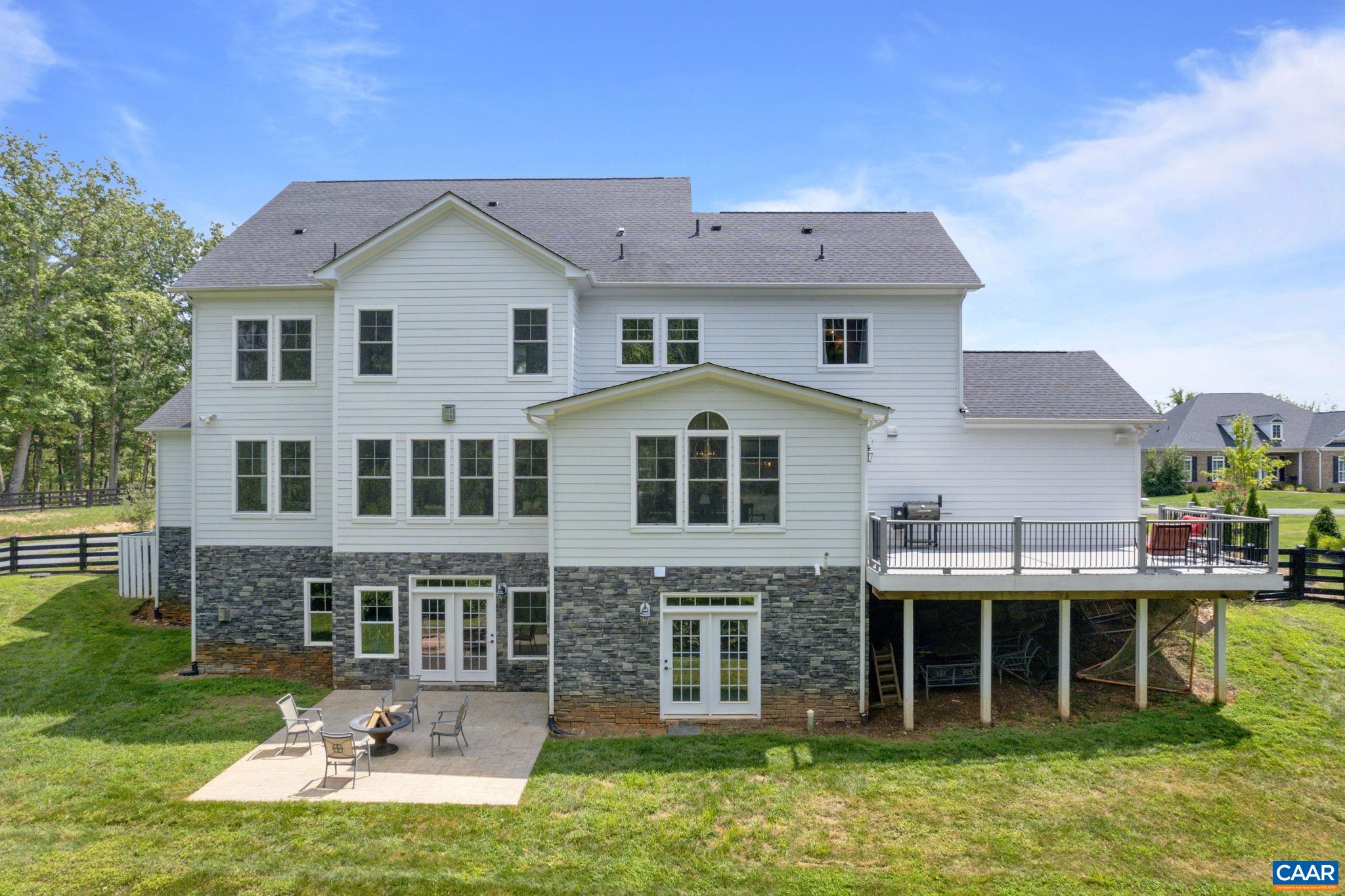 2206 Waterside Wy