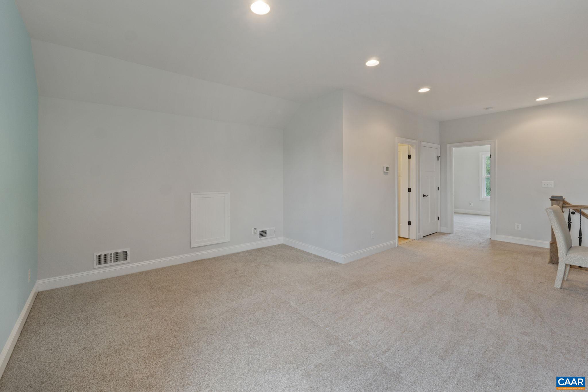 2206 Waterside Wy