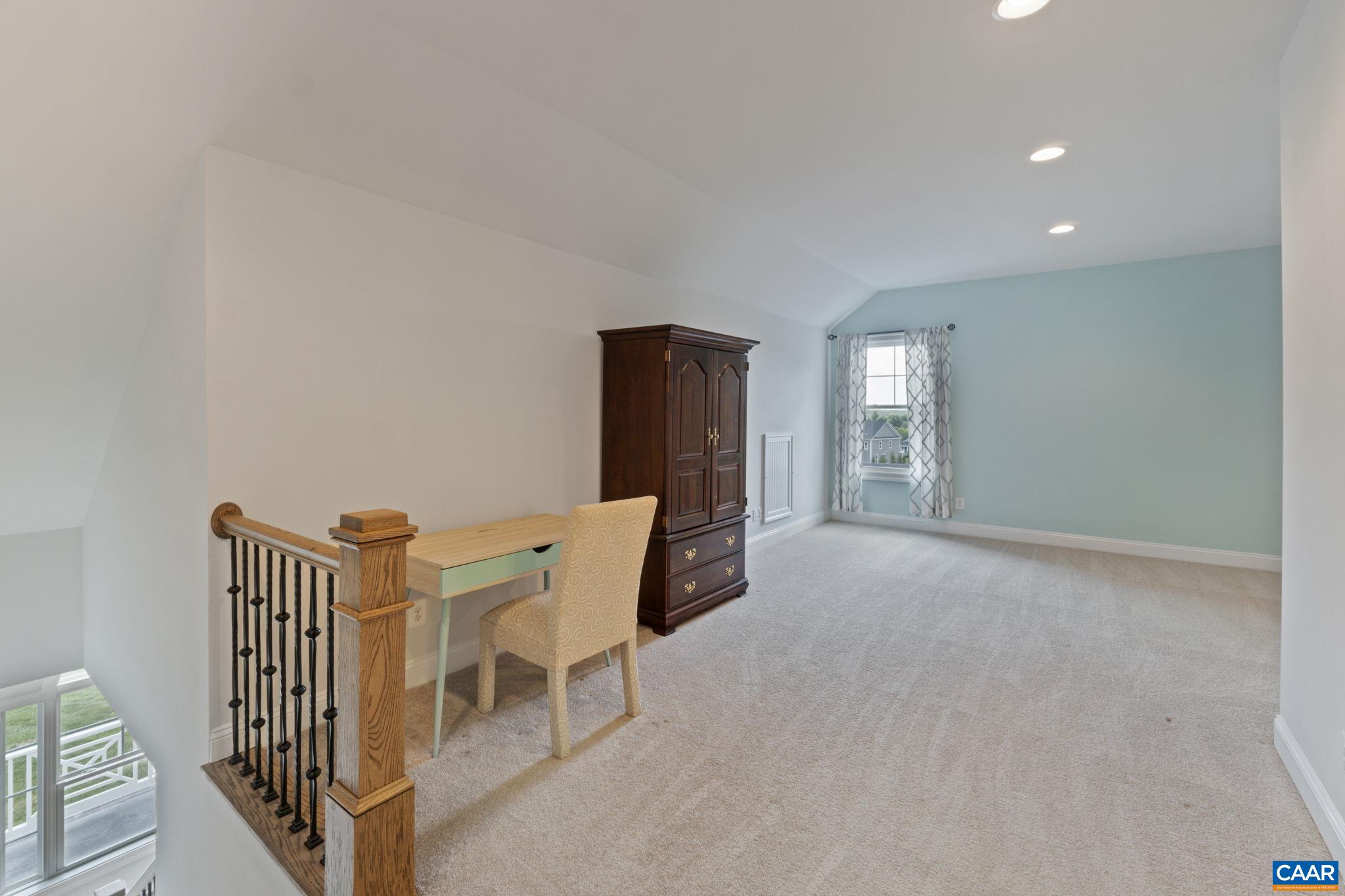 2206 Waterside Wy