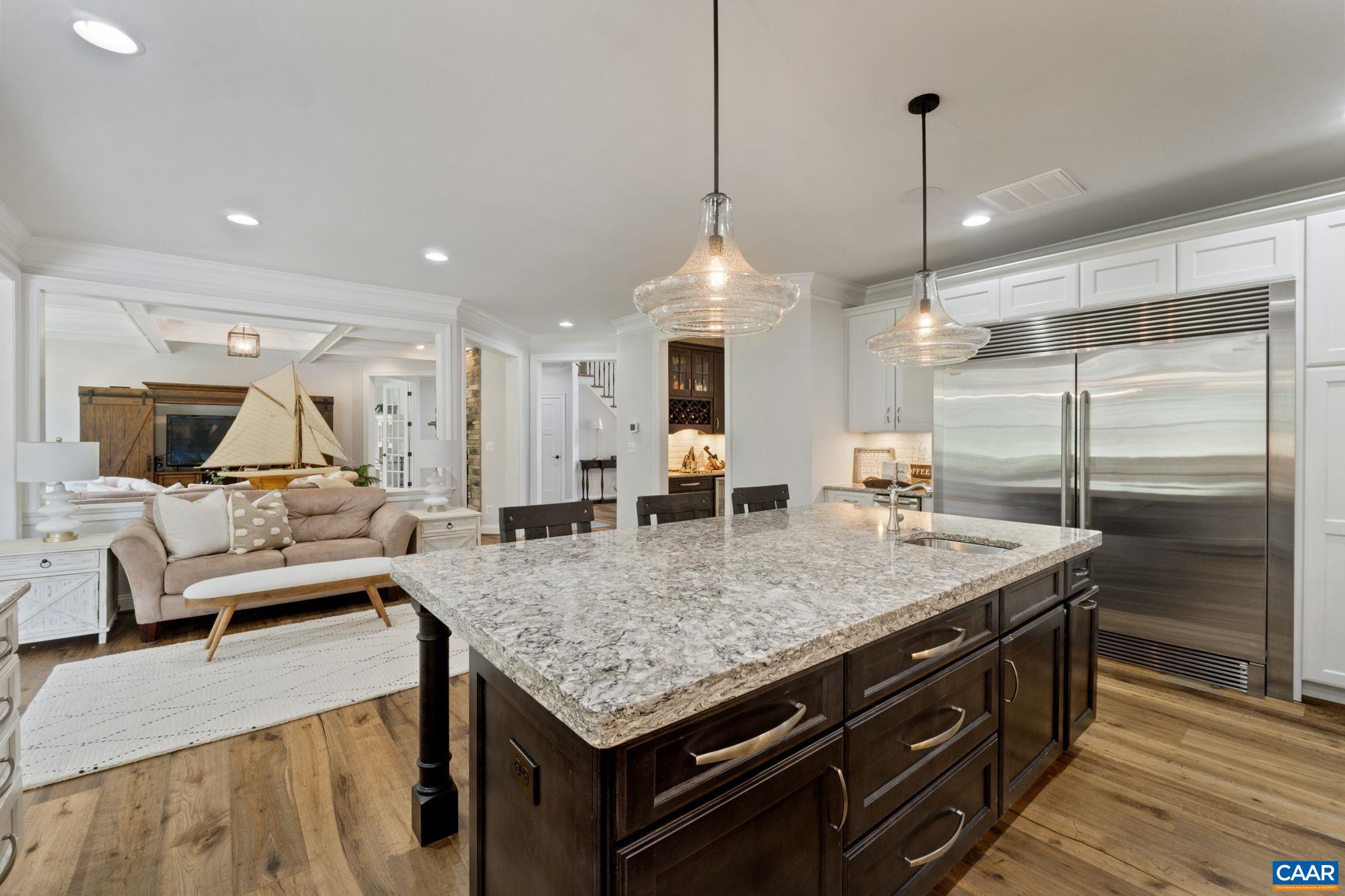 2206 Waterside Wy
