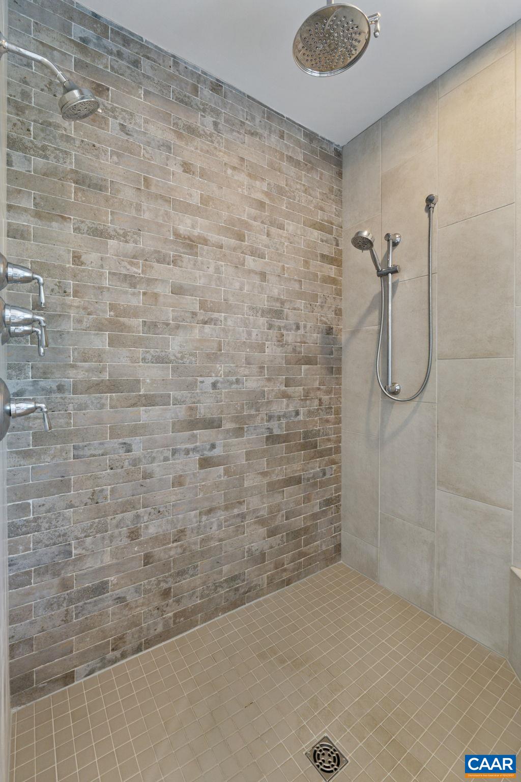 2206 Waterside Wy