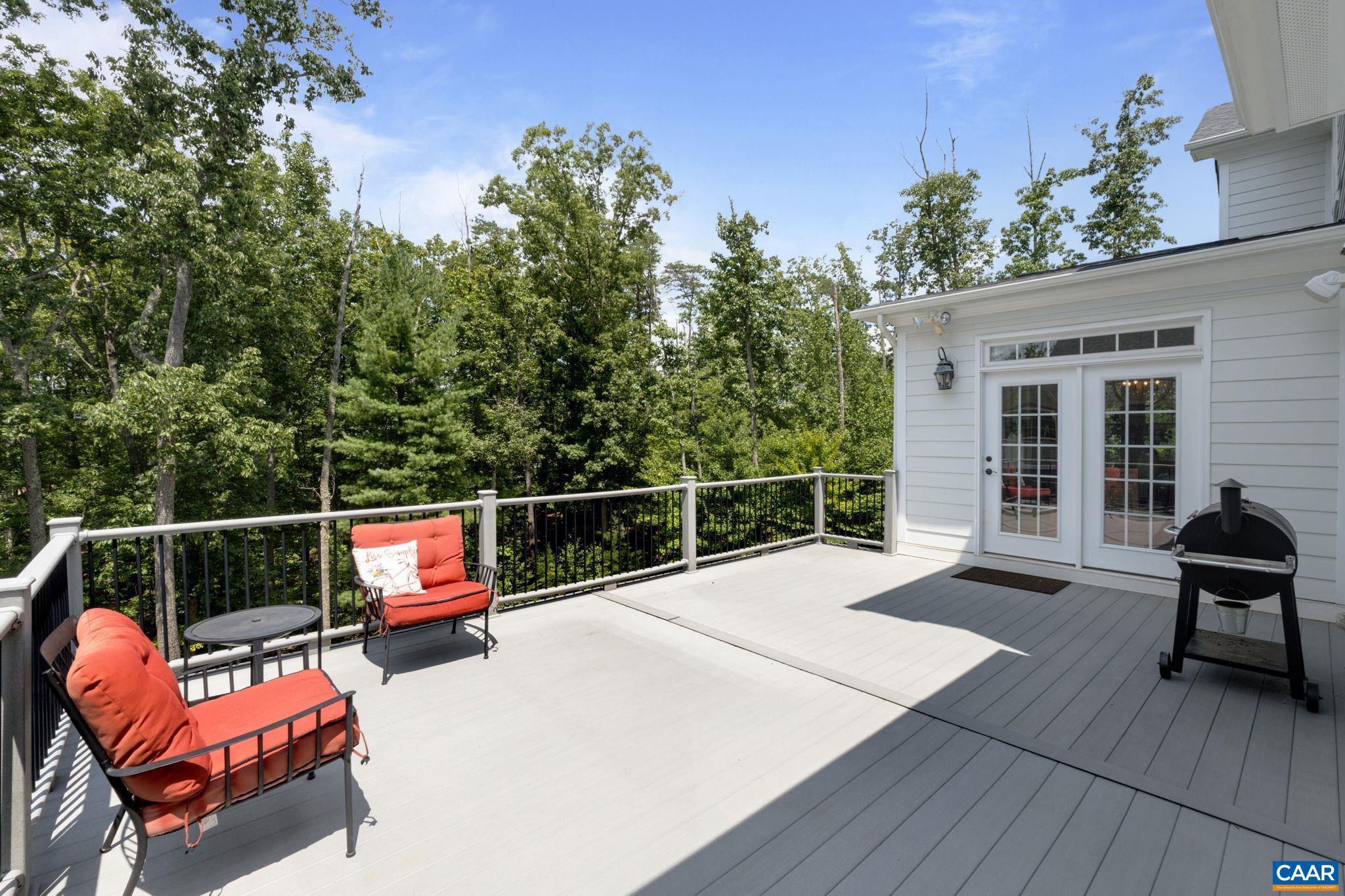 2206 Waterside Wy