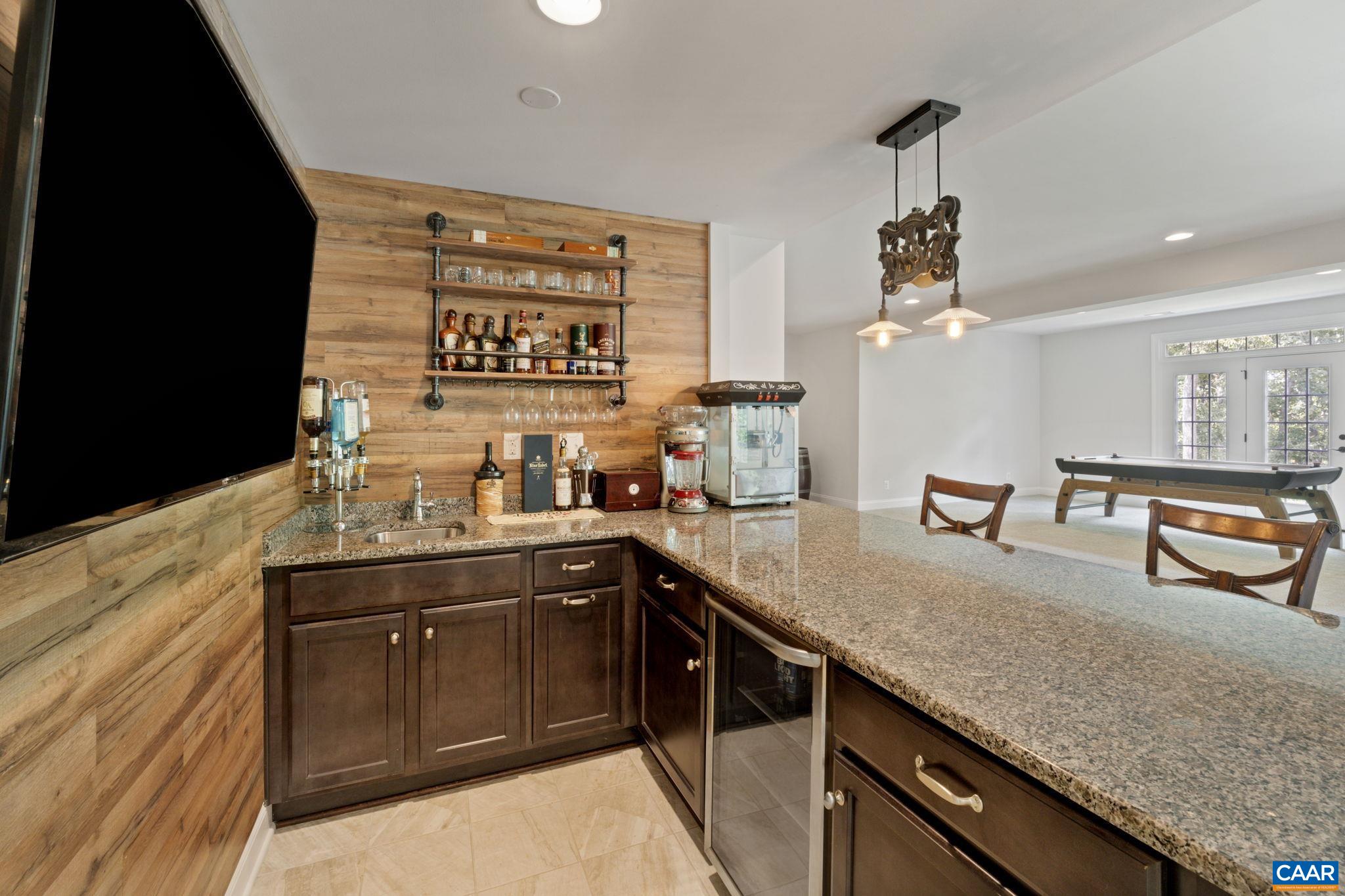 2206 Waterside Wy
