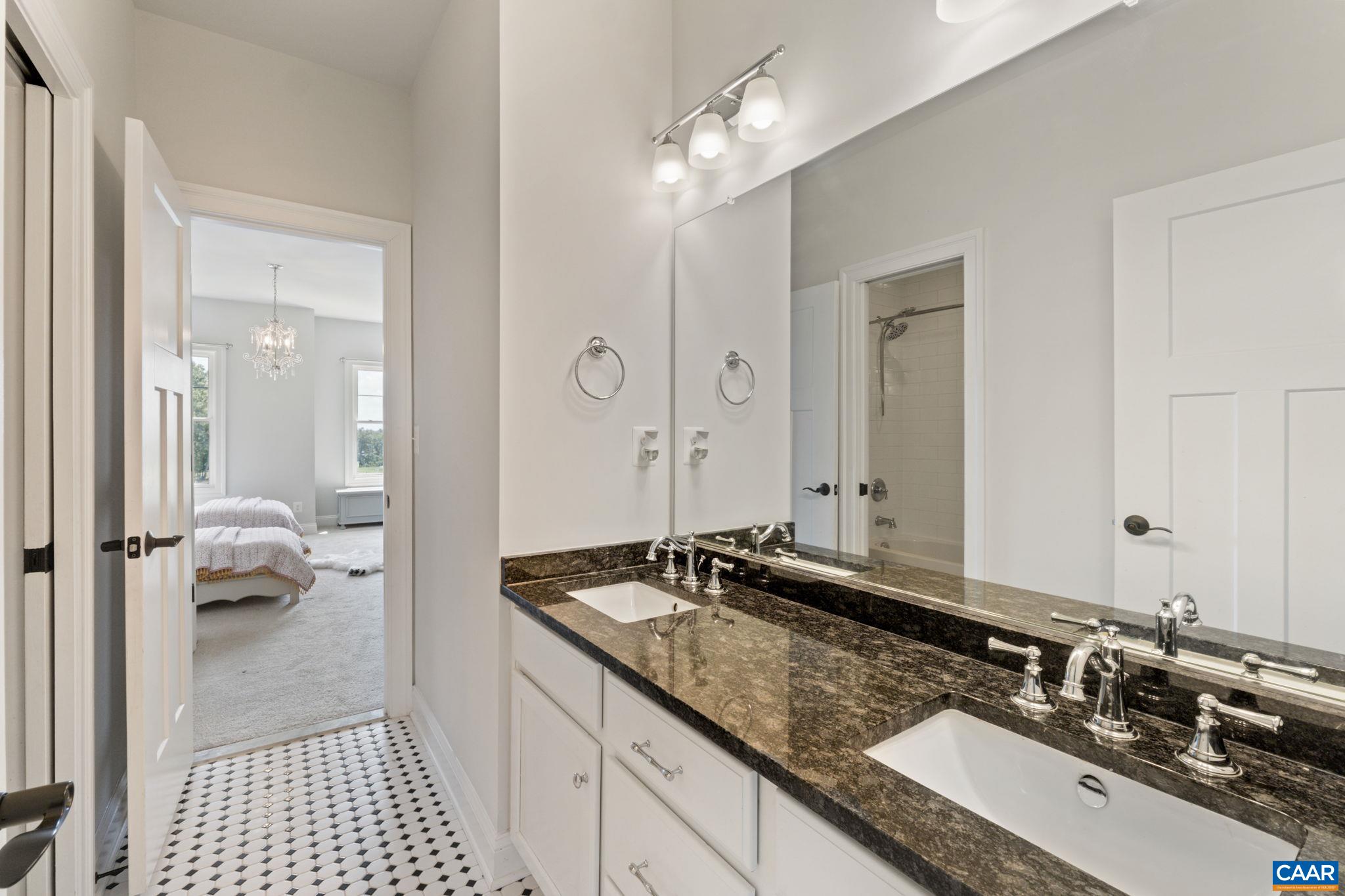 2206 Waterside Wy