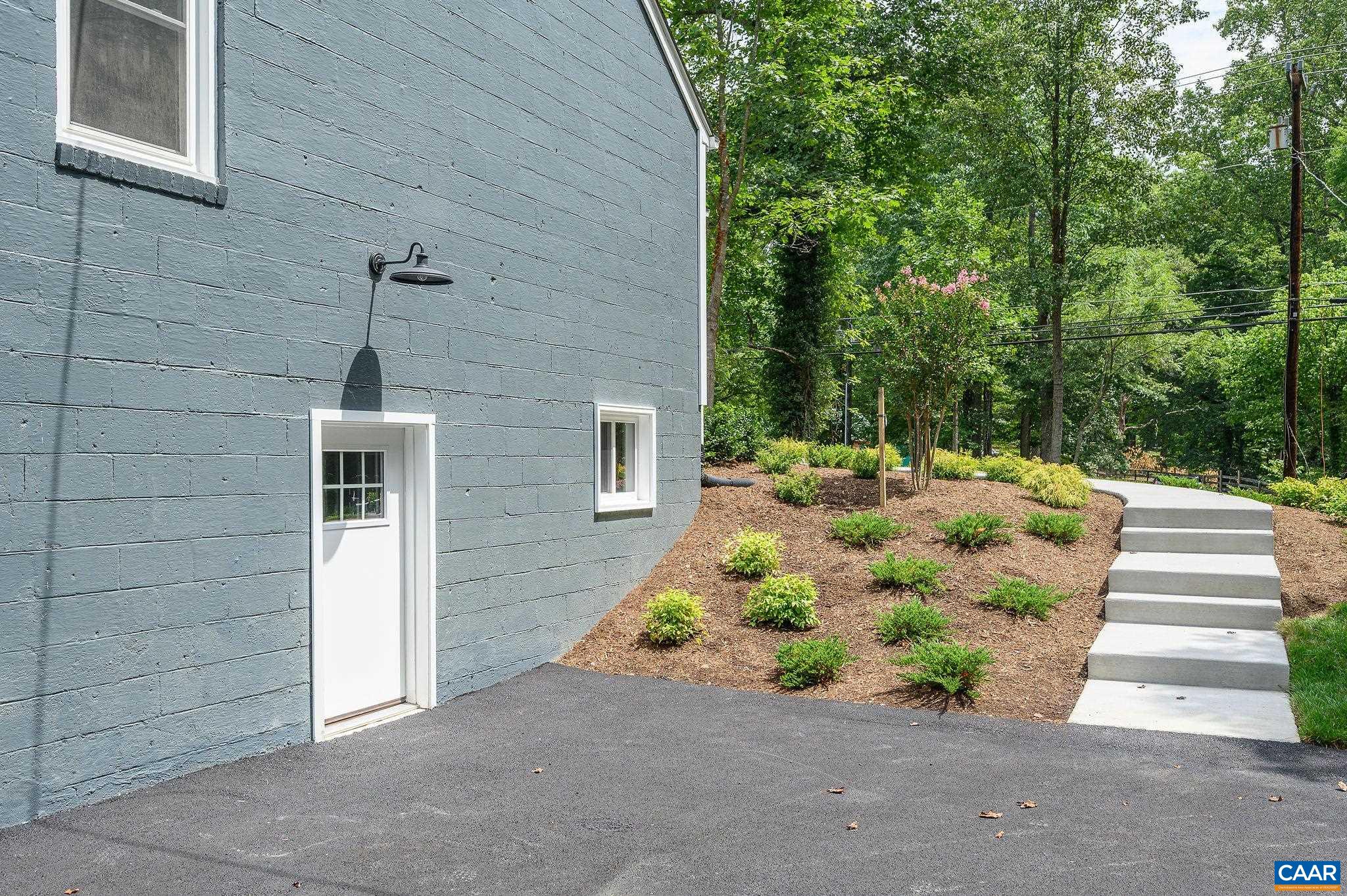 1588 CROZET AVE