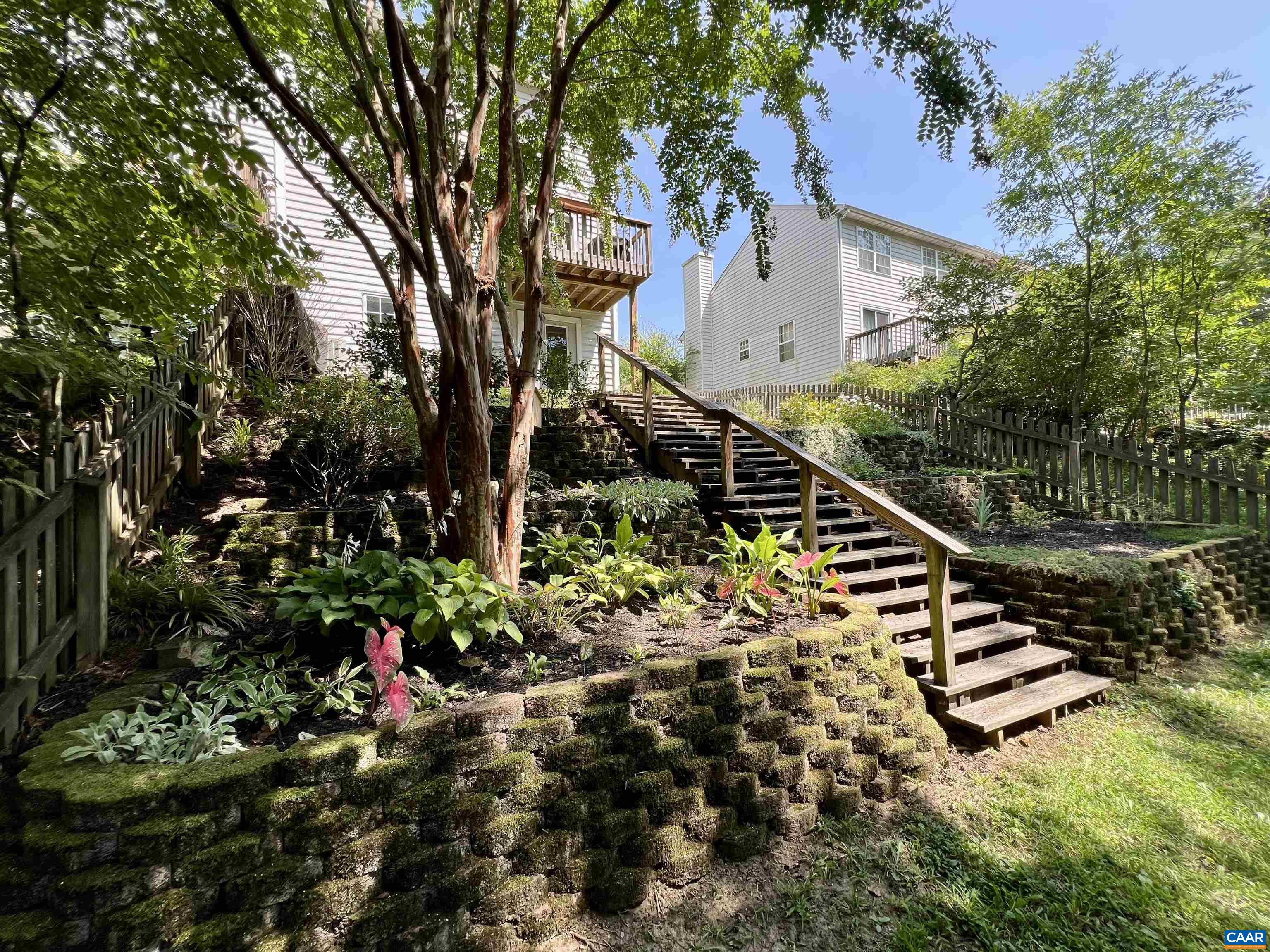 1055 TOWNE LN