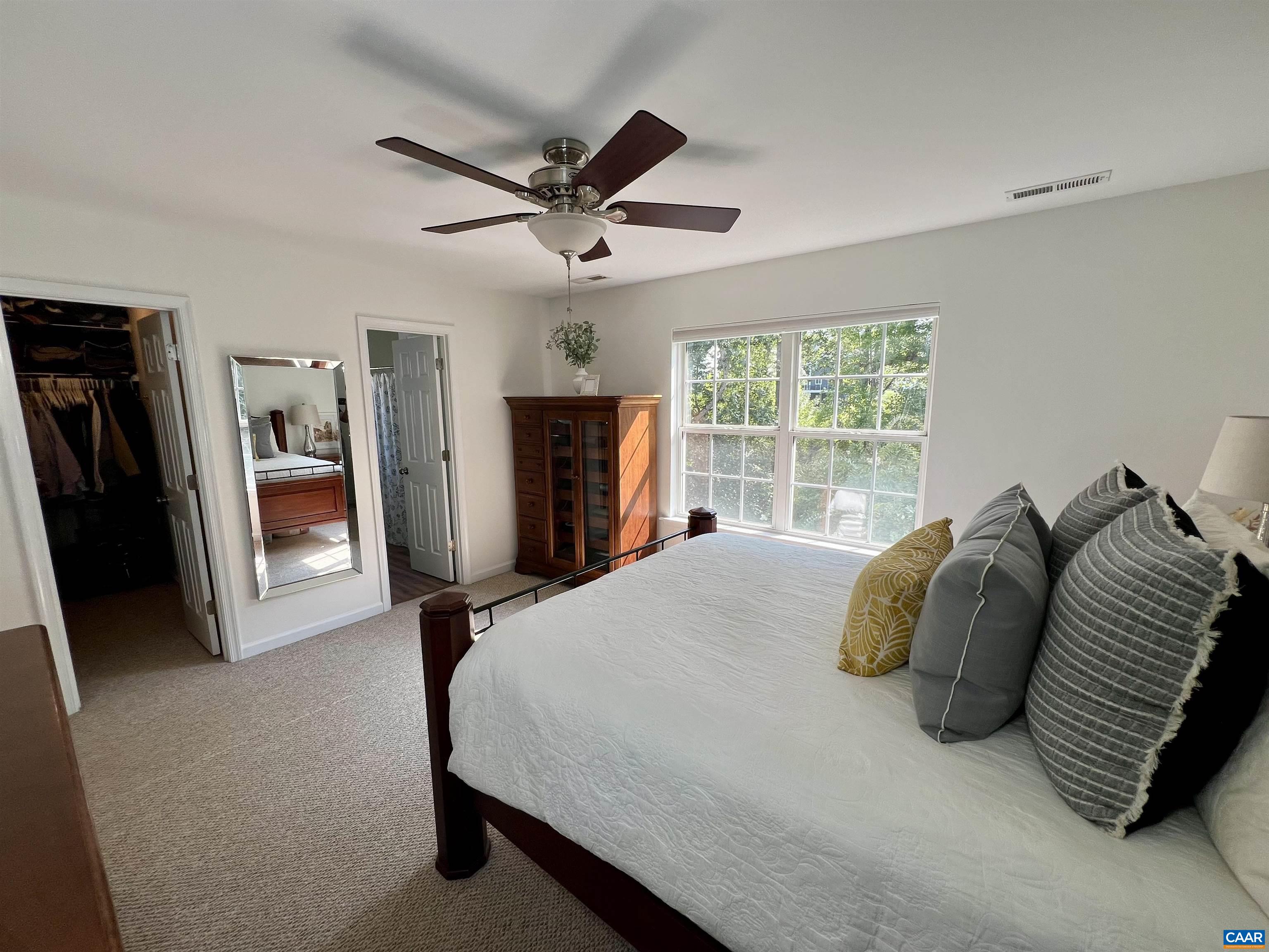 1055 TOWNE LN