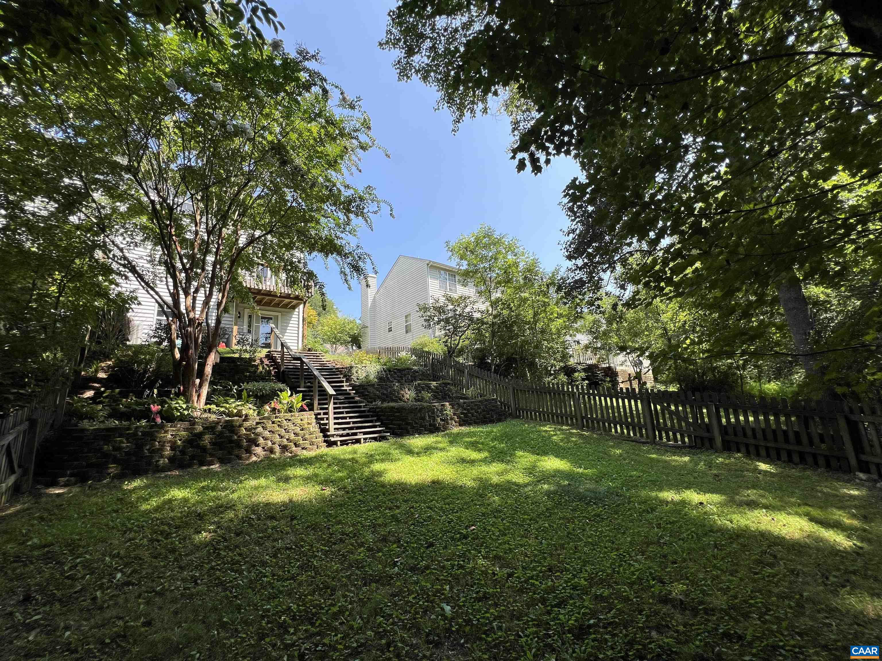 1055 TOWNE LN
