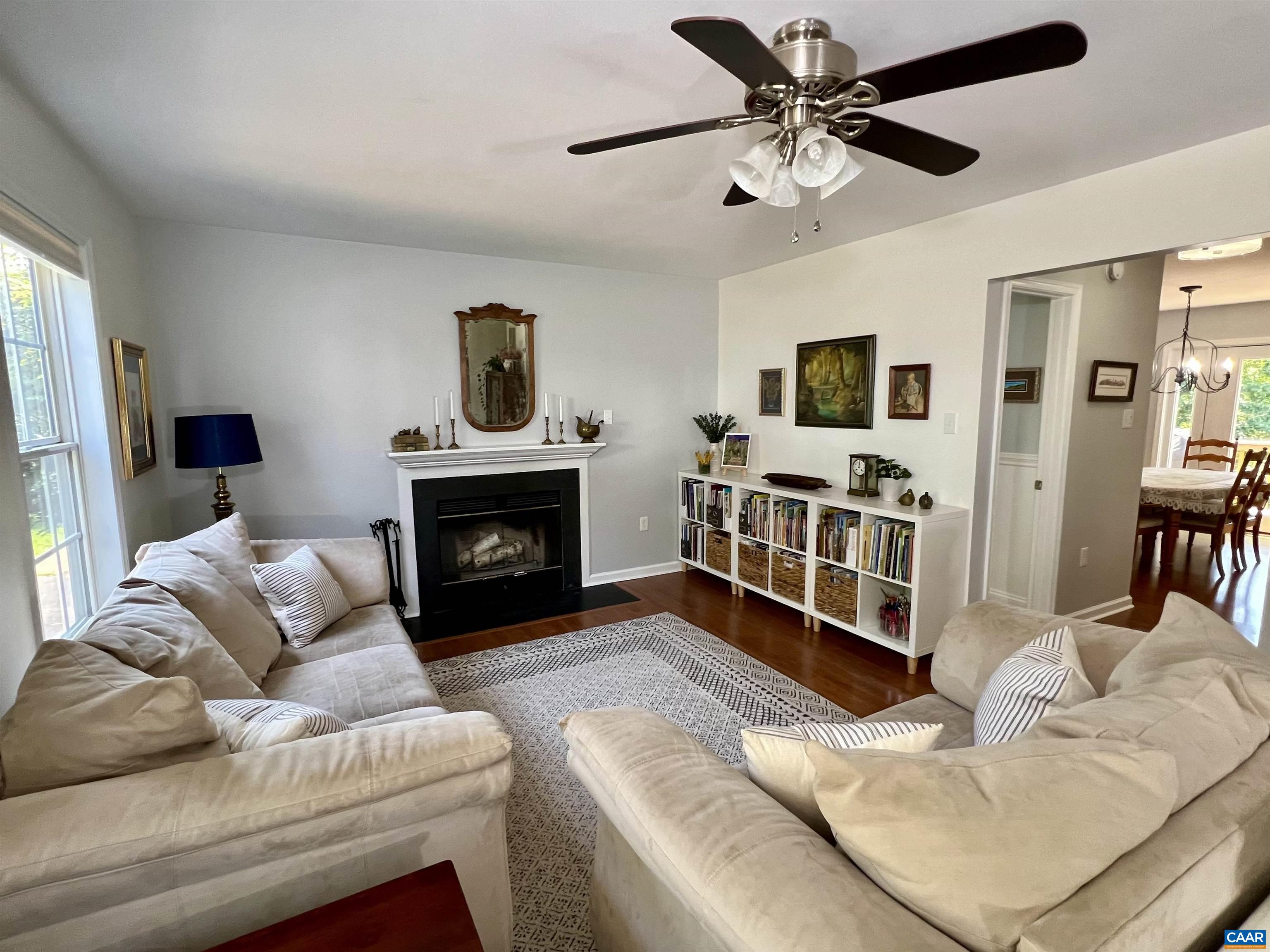 1055 TOWNE LN