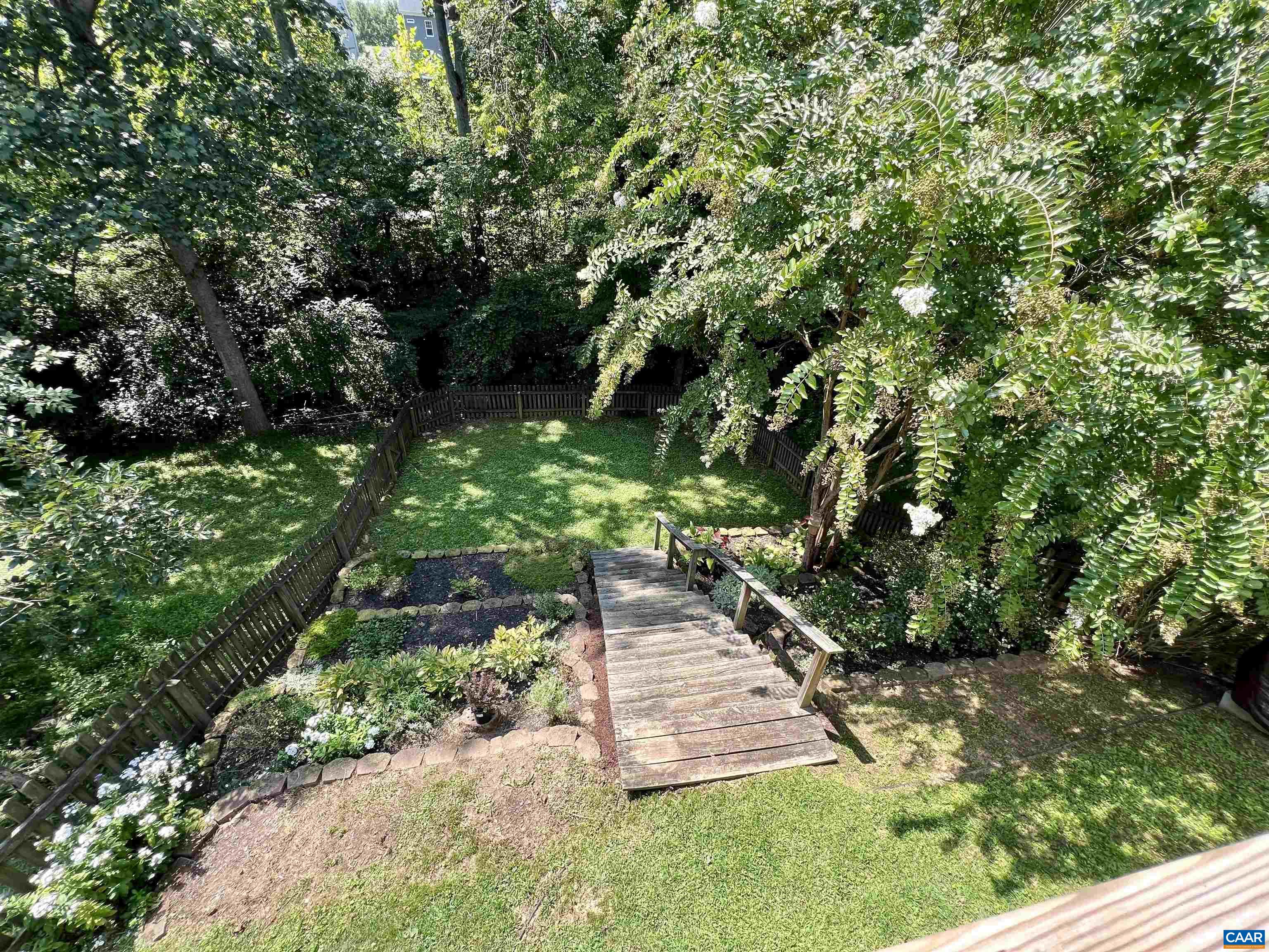 1055 TOWNE LN
