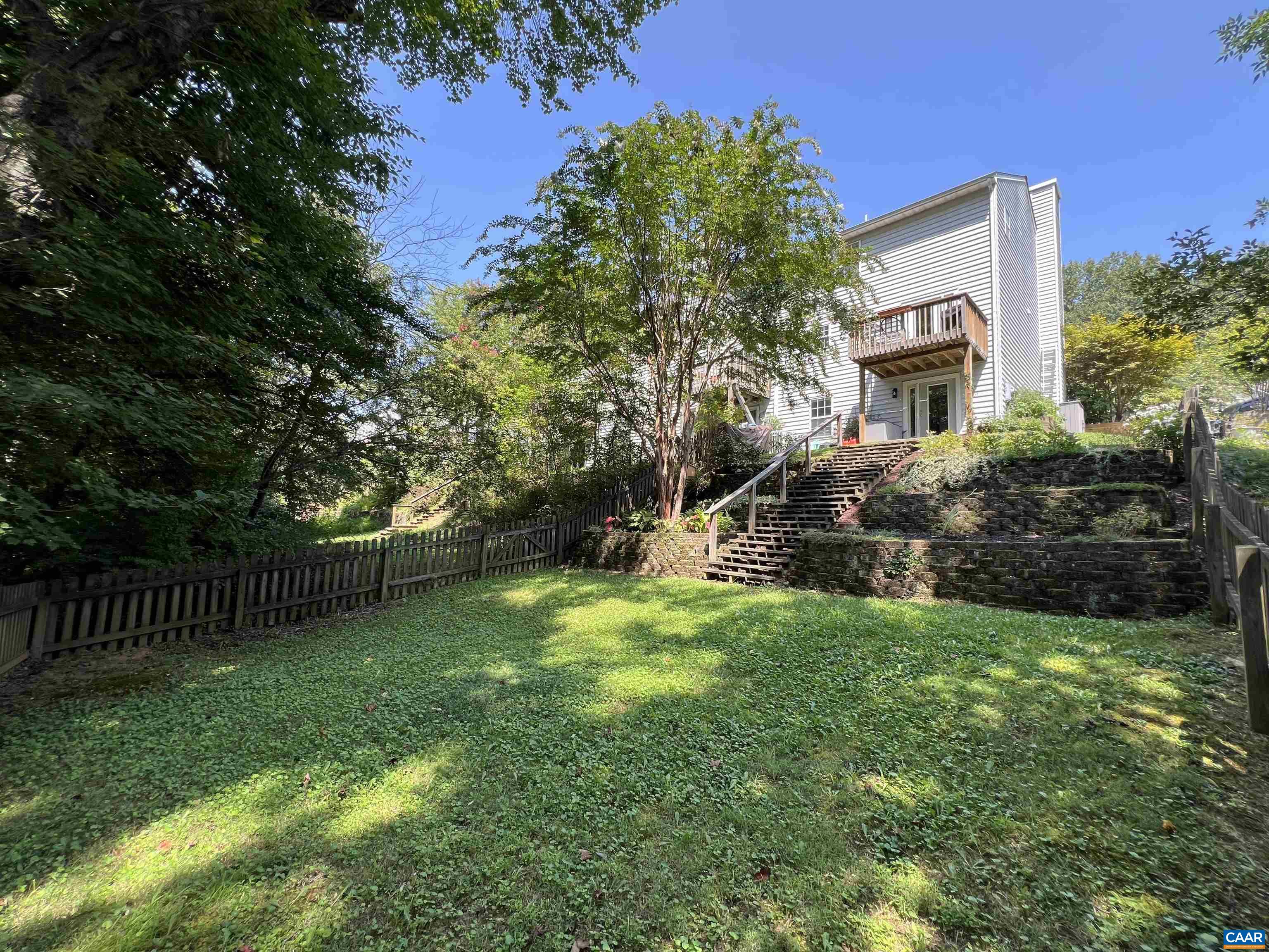 1055 TOWNE LN