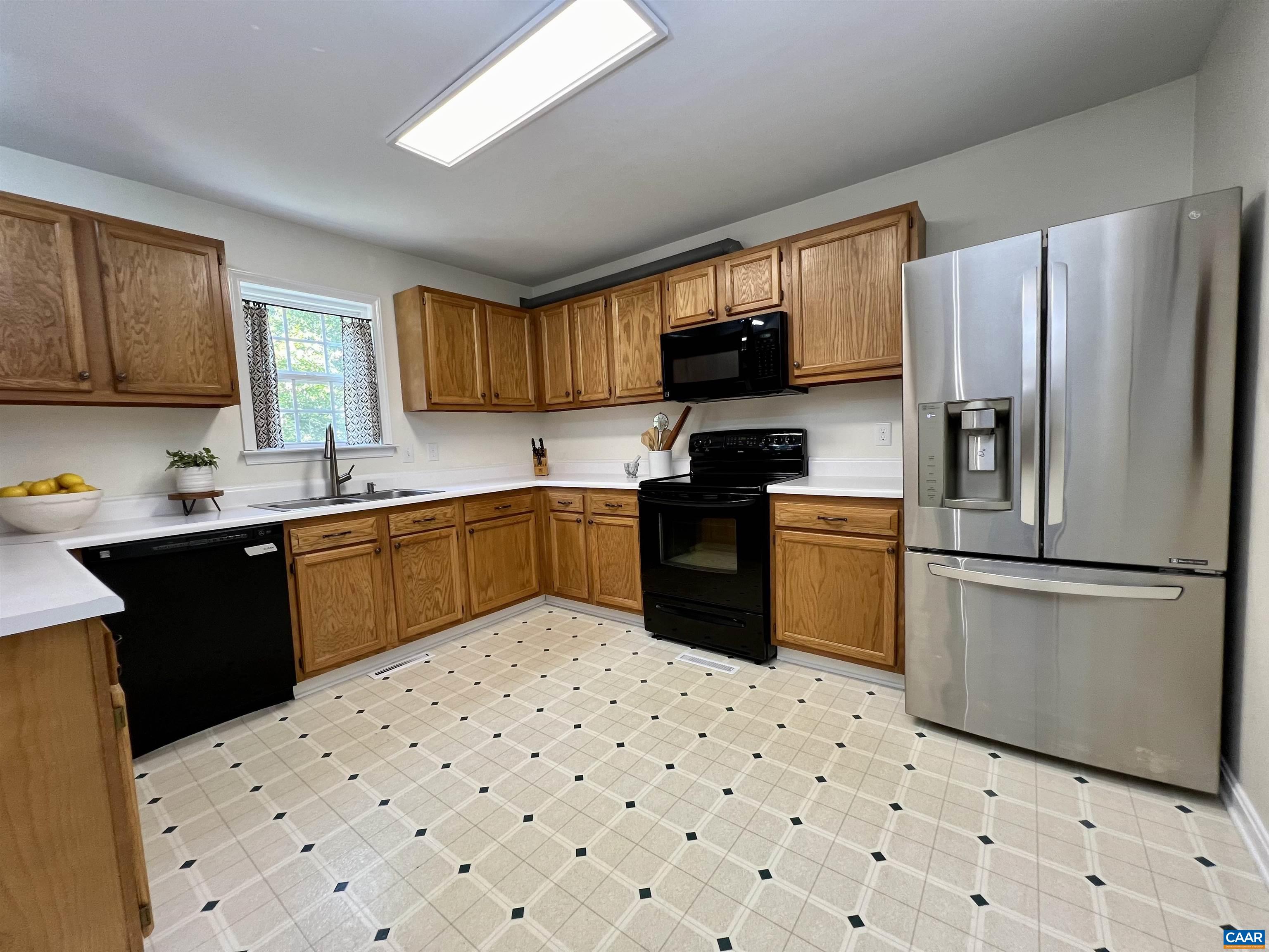 1055 TOWNE LN