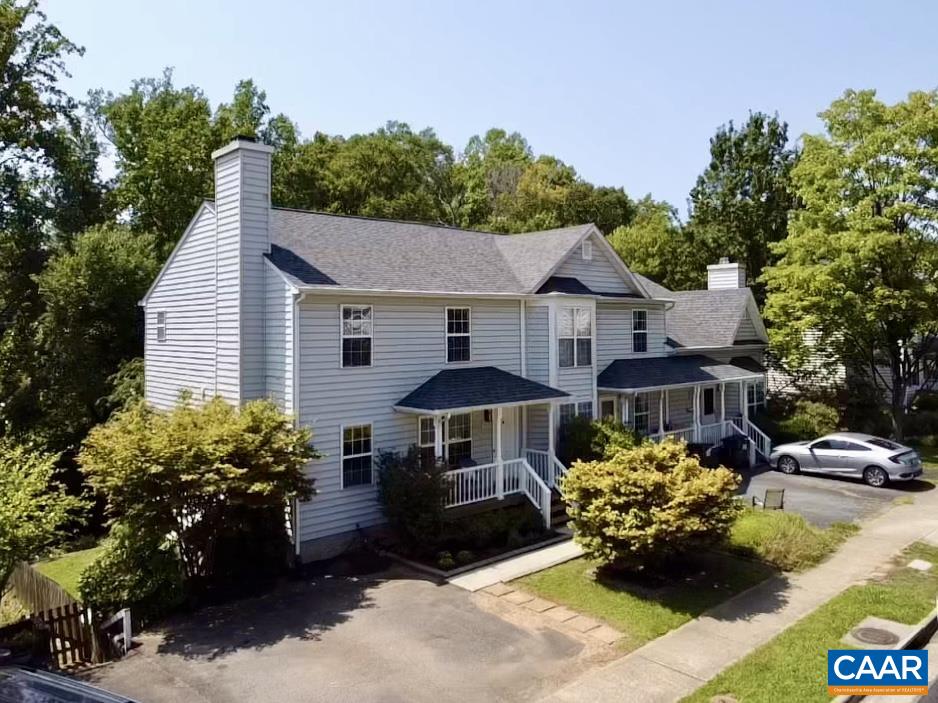 1055 TOWNE LN