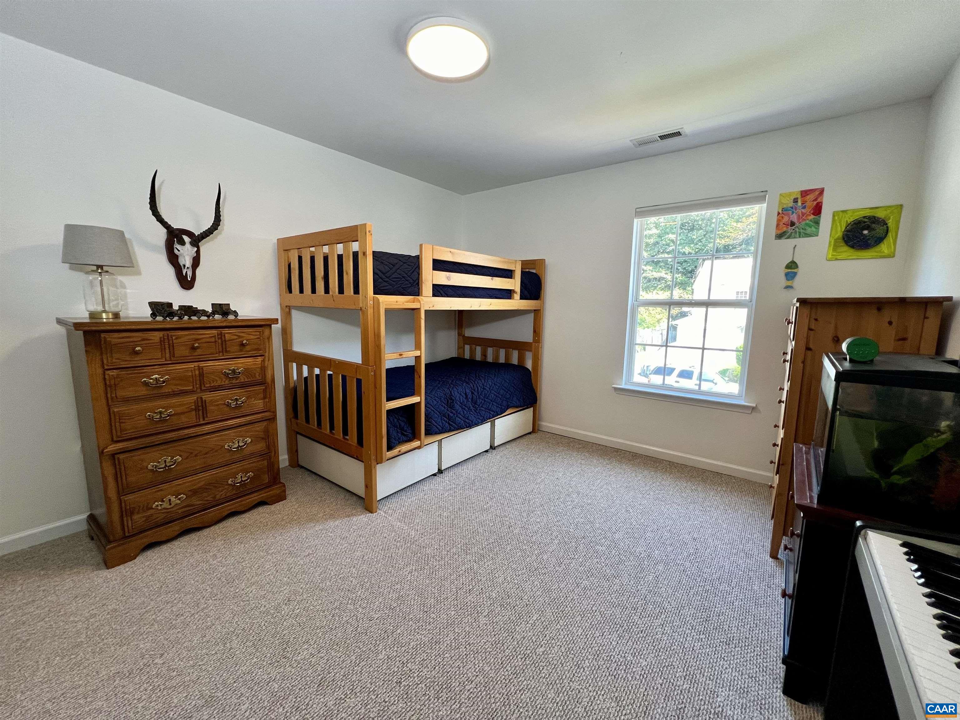 1055 TOWNE LN
