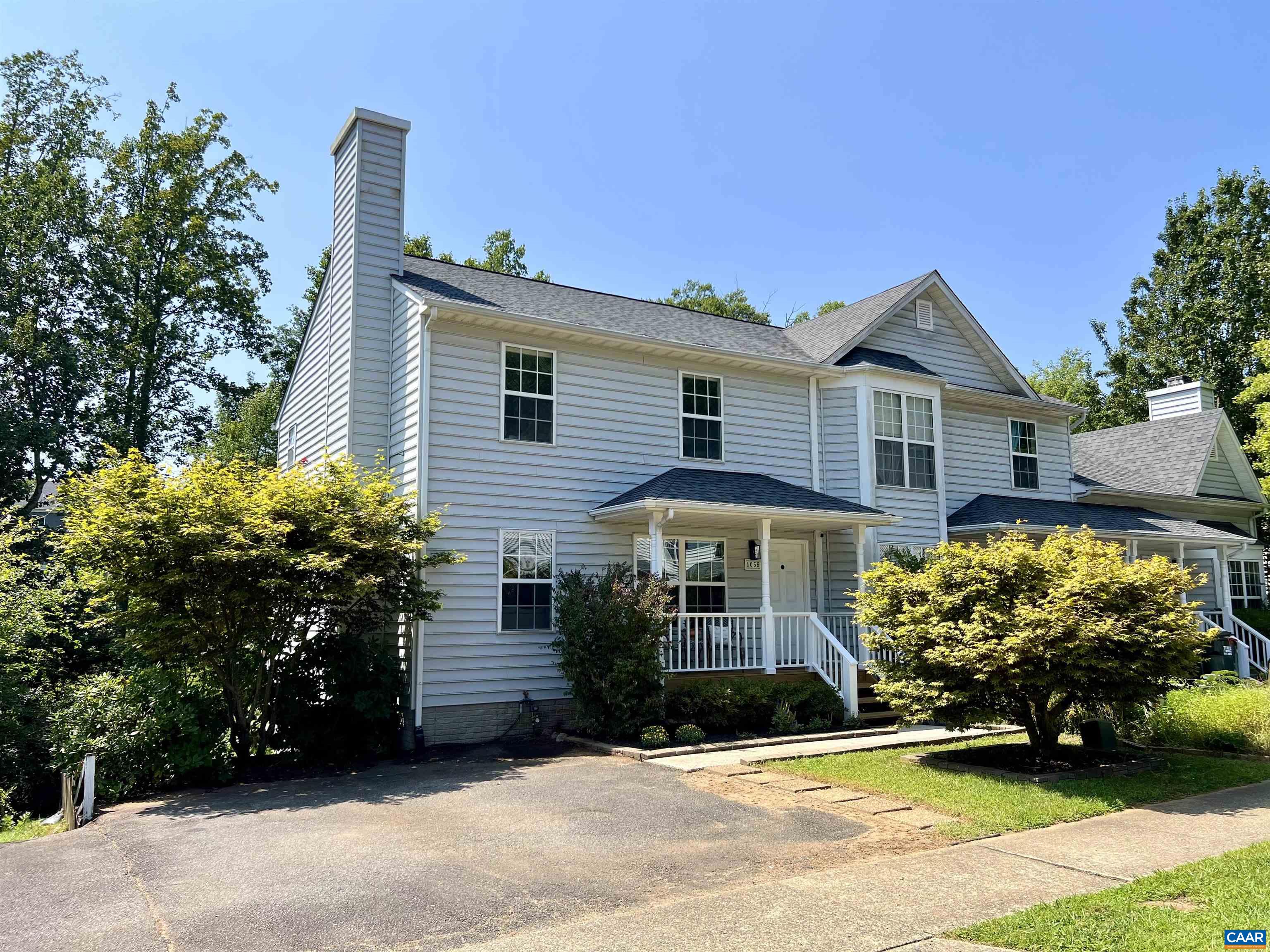 1055 TOWNE LN