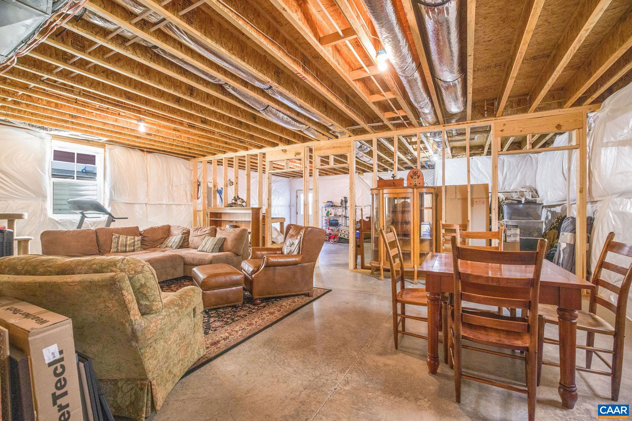 918 HADEN LN