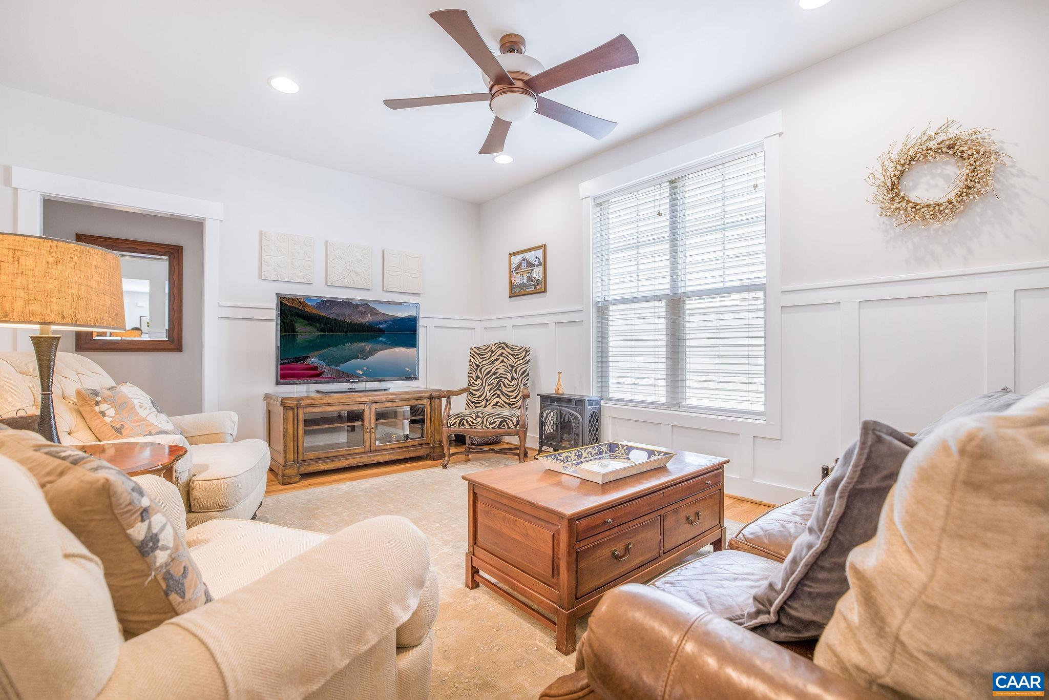 918 HADEN LN