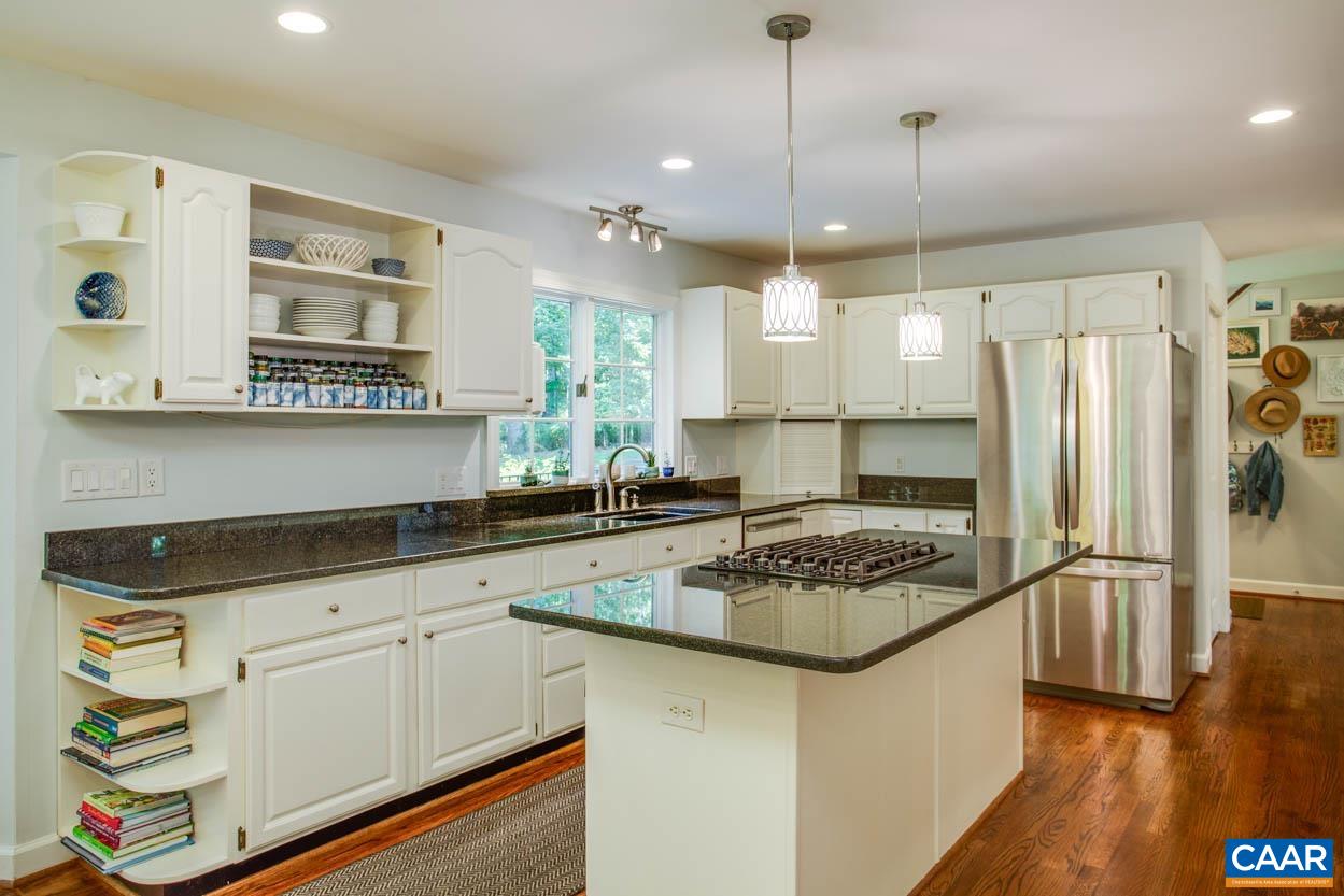2800 OLD OAKS SPUR