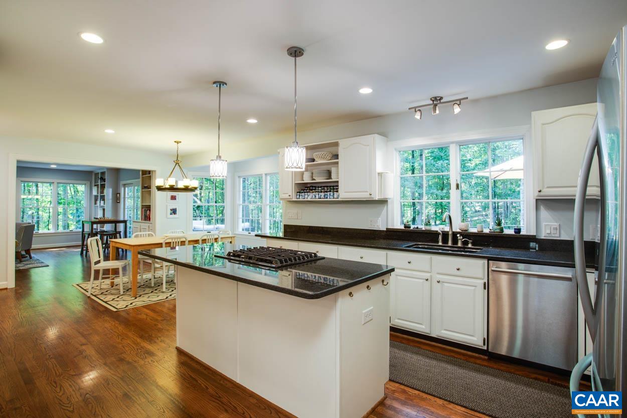 2800 OLD OAKS SPUR