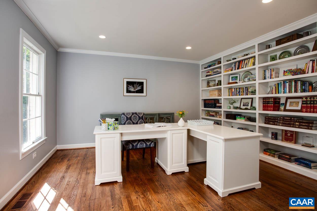 2800 OLD OAKS SPUR