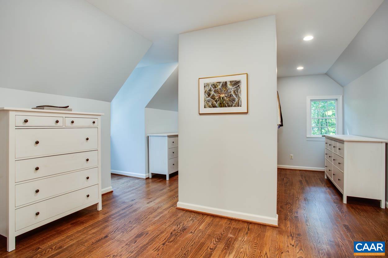 2800 OLD OAKS SPUR
