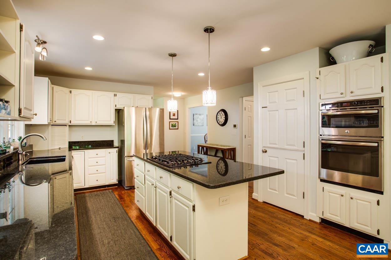 2800 OLD OAKS SPUR