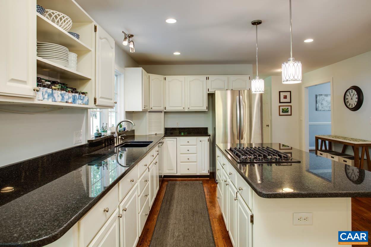2800 OLD OAKS SPUR