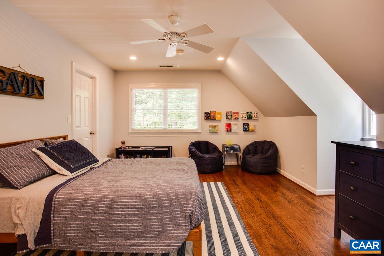 2800 OLD OAKS SPUR