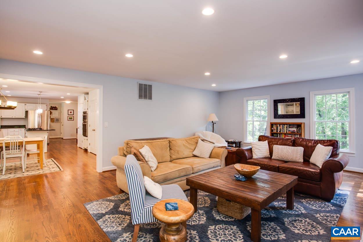 2800 OLD OAKS SPUR