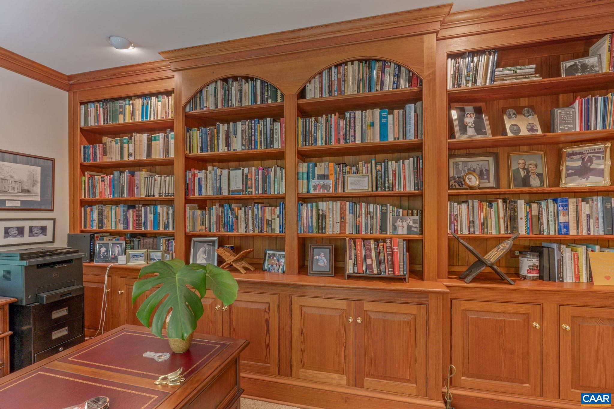 500 LOBLOLLY LN
