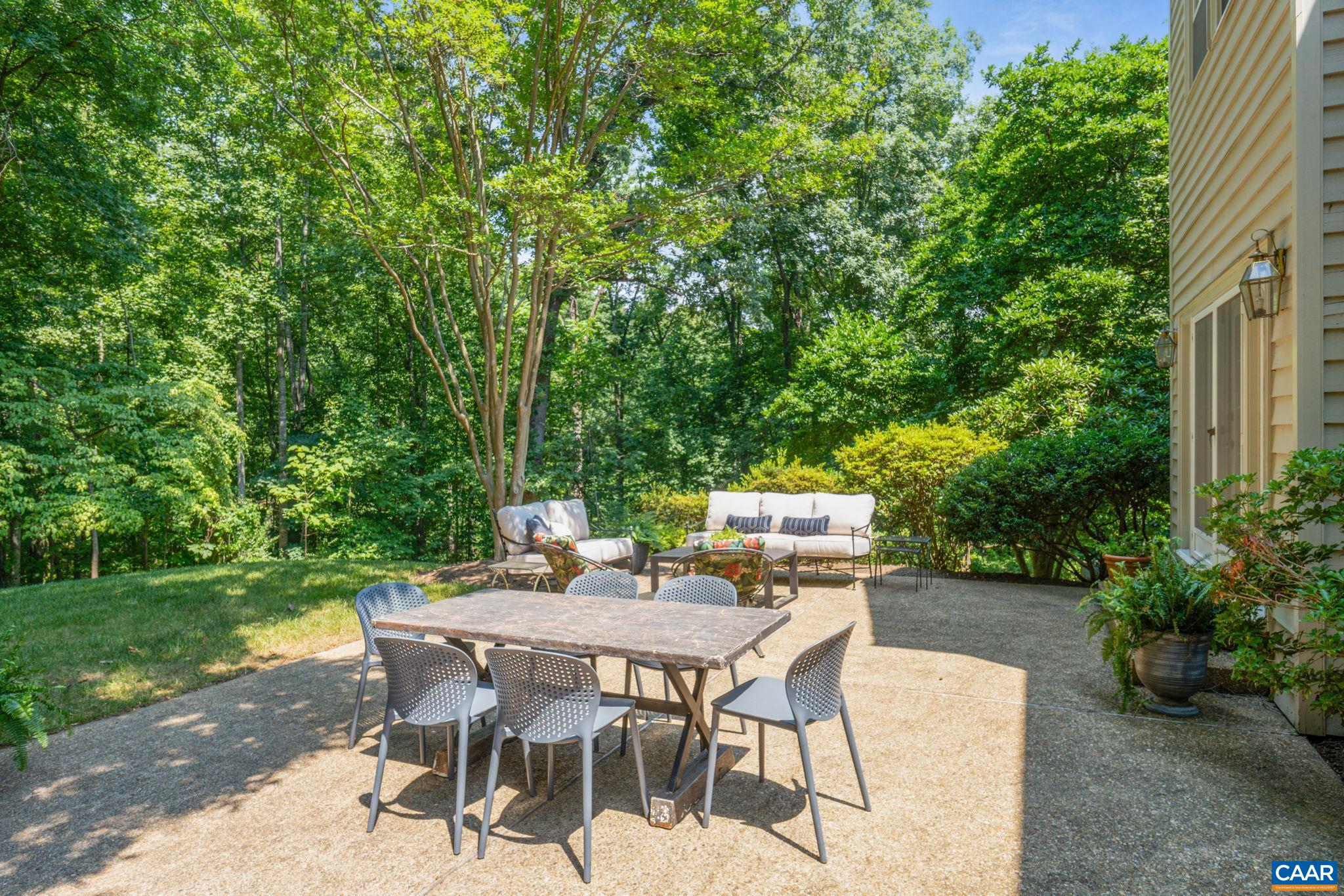 500 LOBLOLLY LN