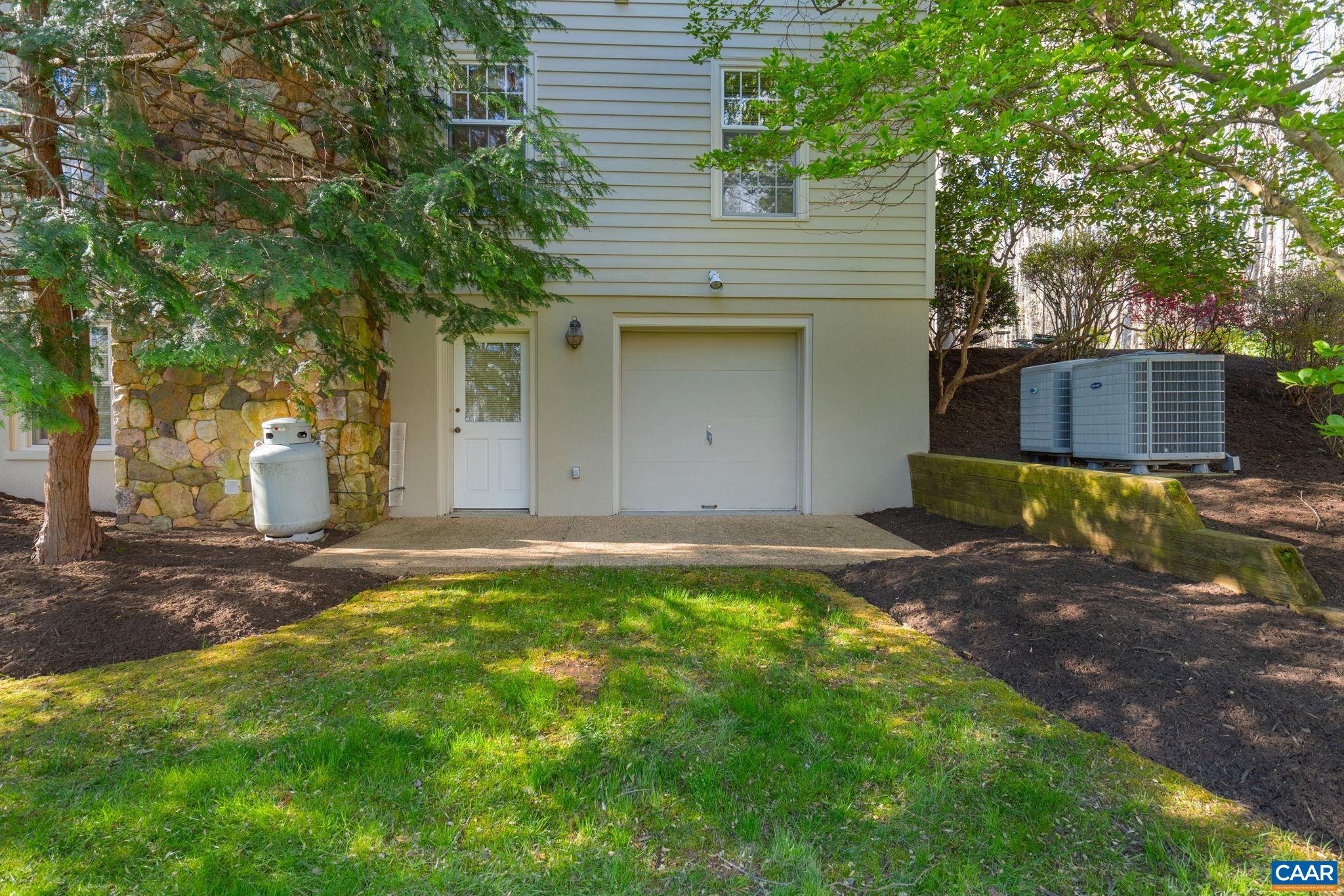 500 LOBLOLLY LN