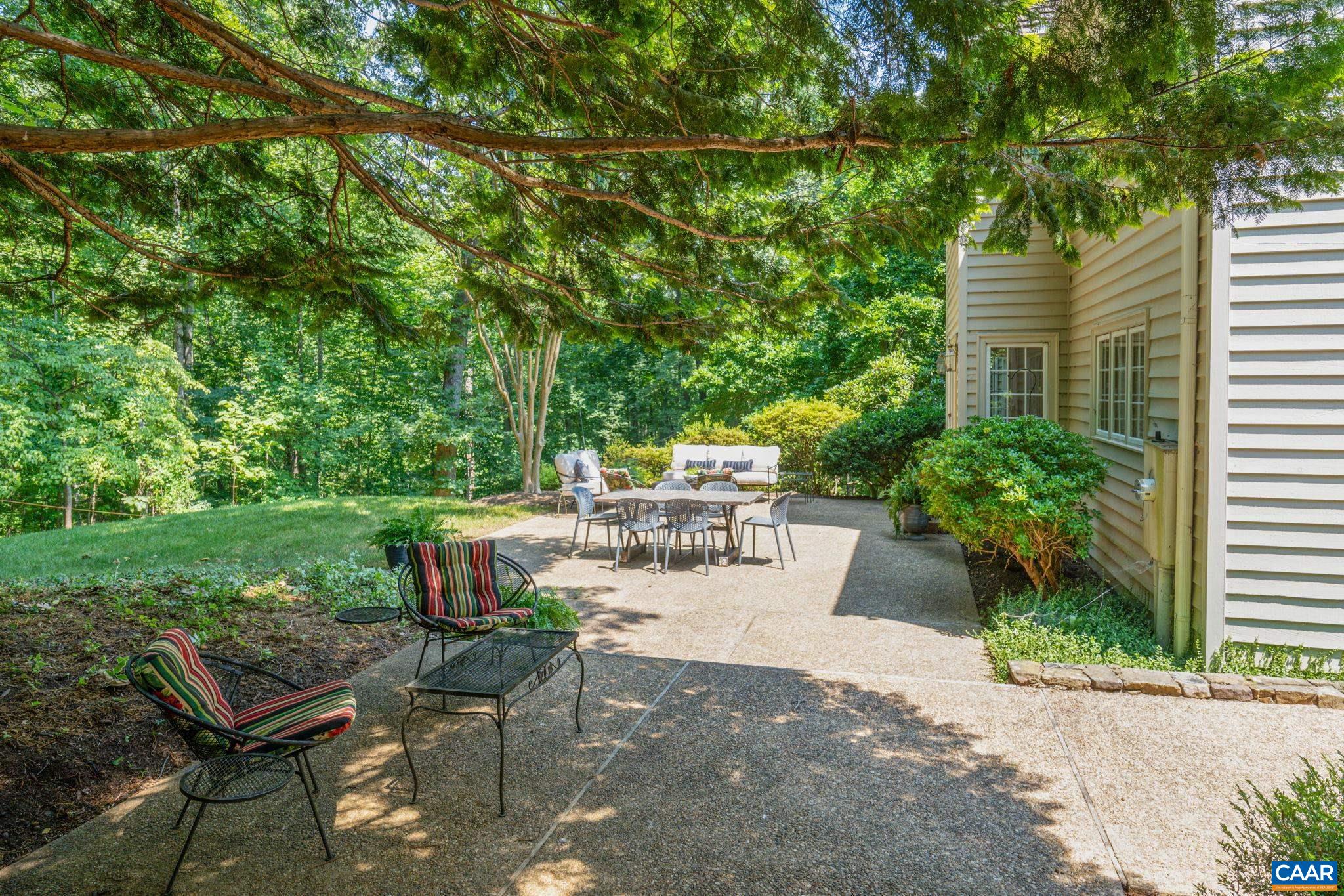 500 LOBLOLLY LN